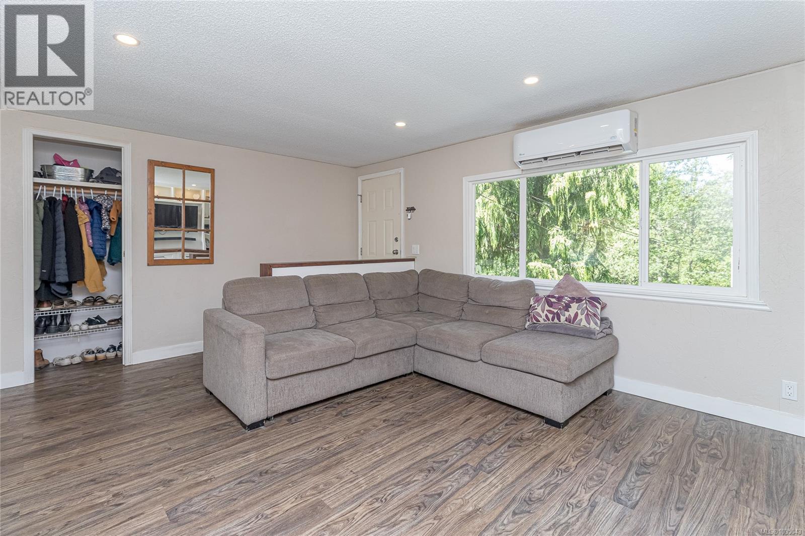 3662 Telegraph Rd Property Photo 5