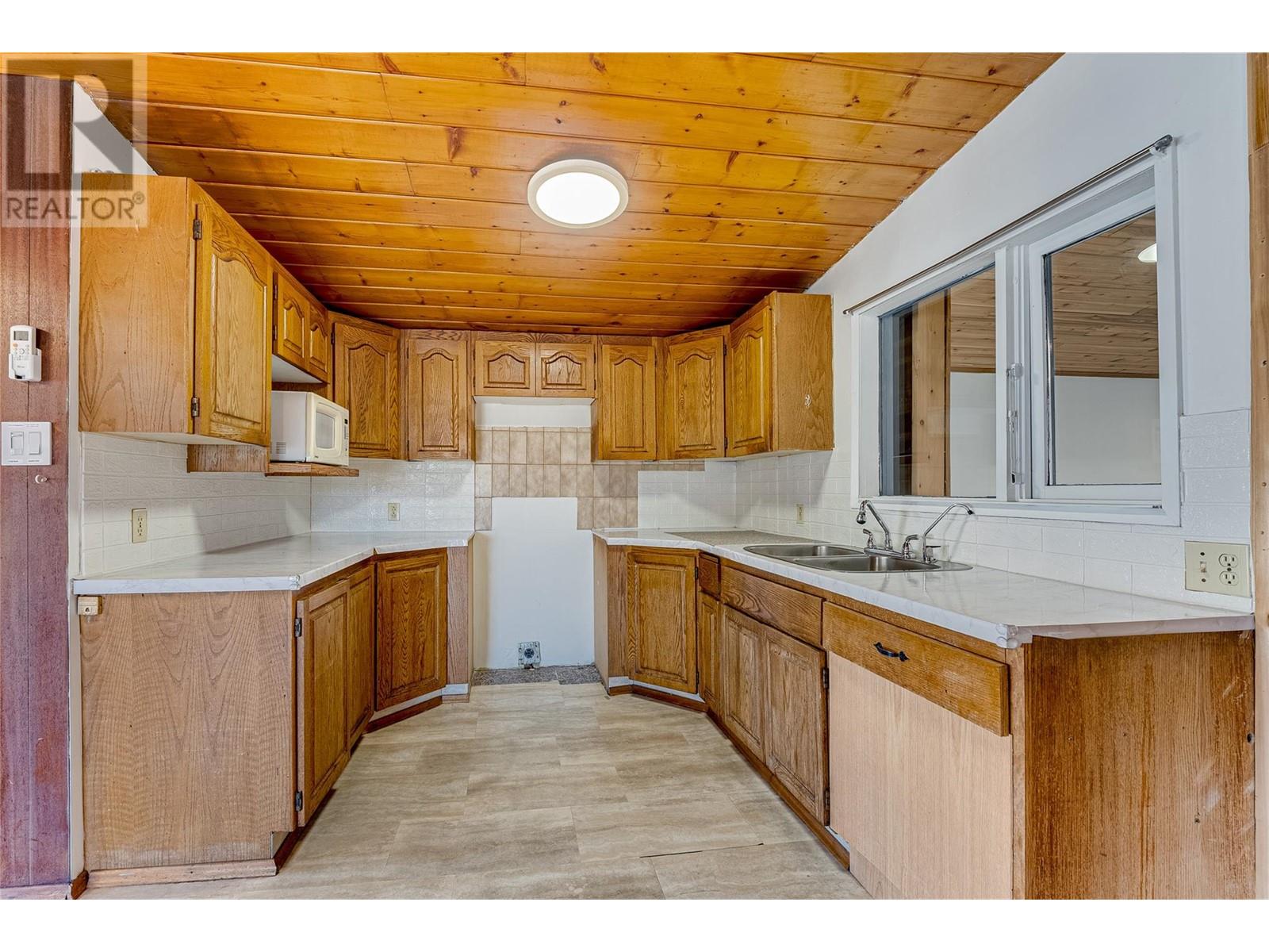 6650 Okanagan Avenue Property Photo 28