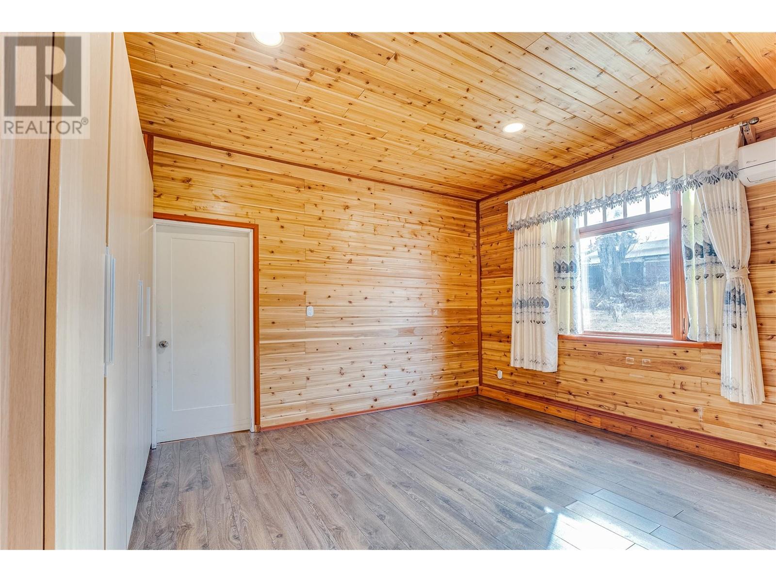 6650 Okanagan Avenue Property Photo 23