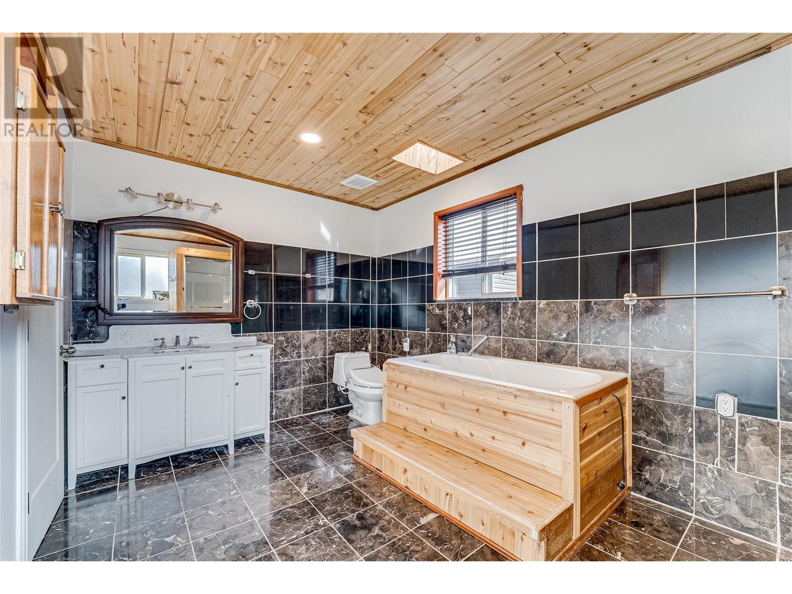 6650 Okanagan Avenue Property Photo 25