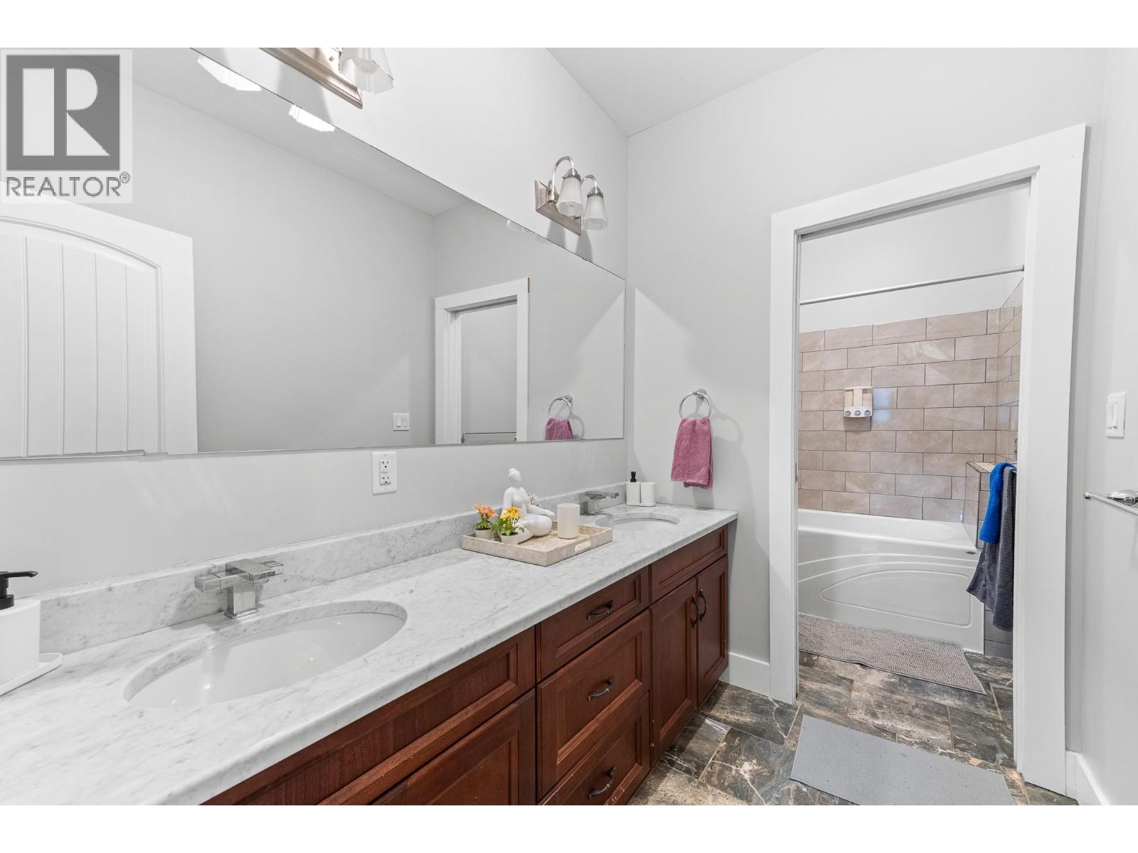 9881 Osprey Landing Drive Property Photo 32