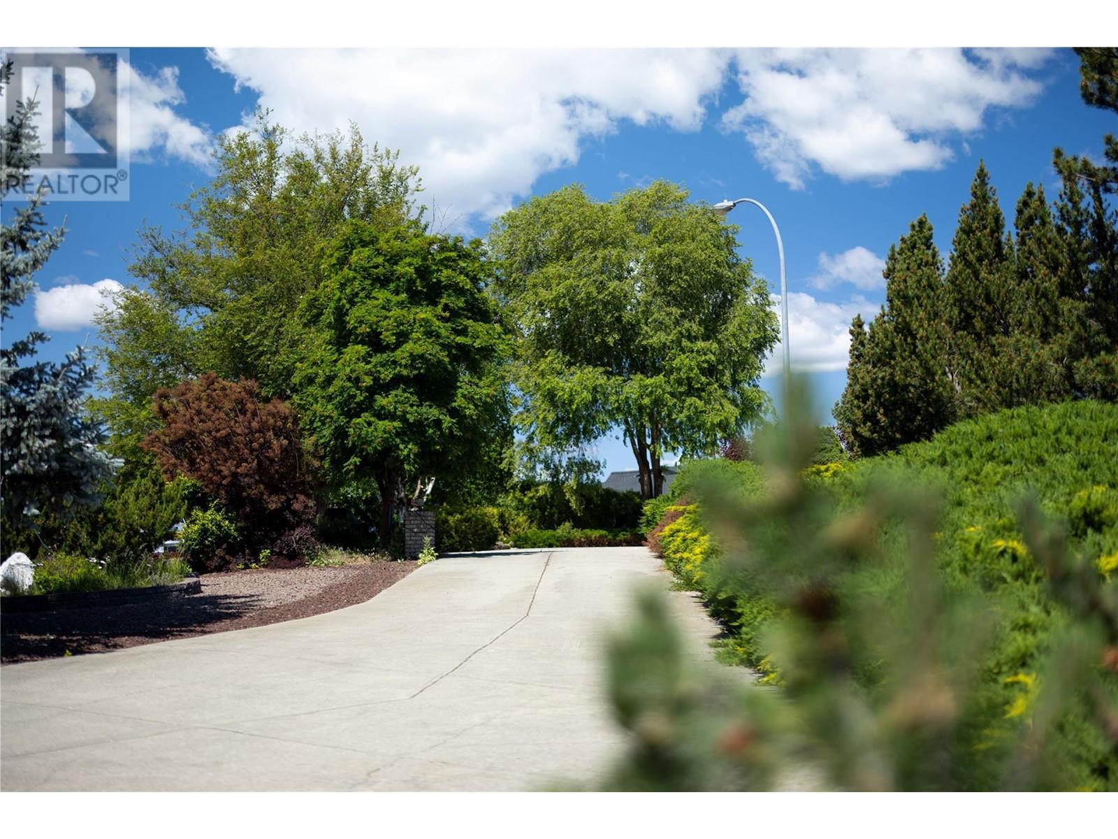 8827 Michael Drive Property Photo 18