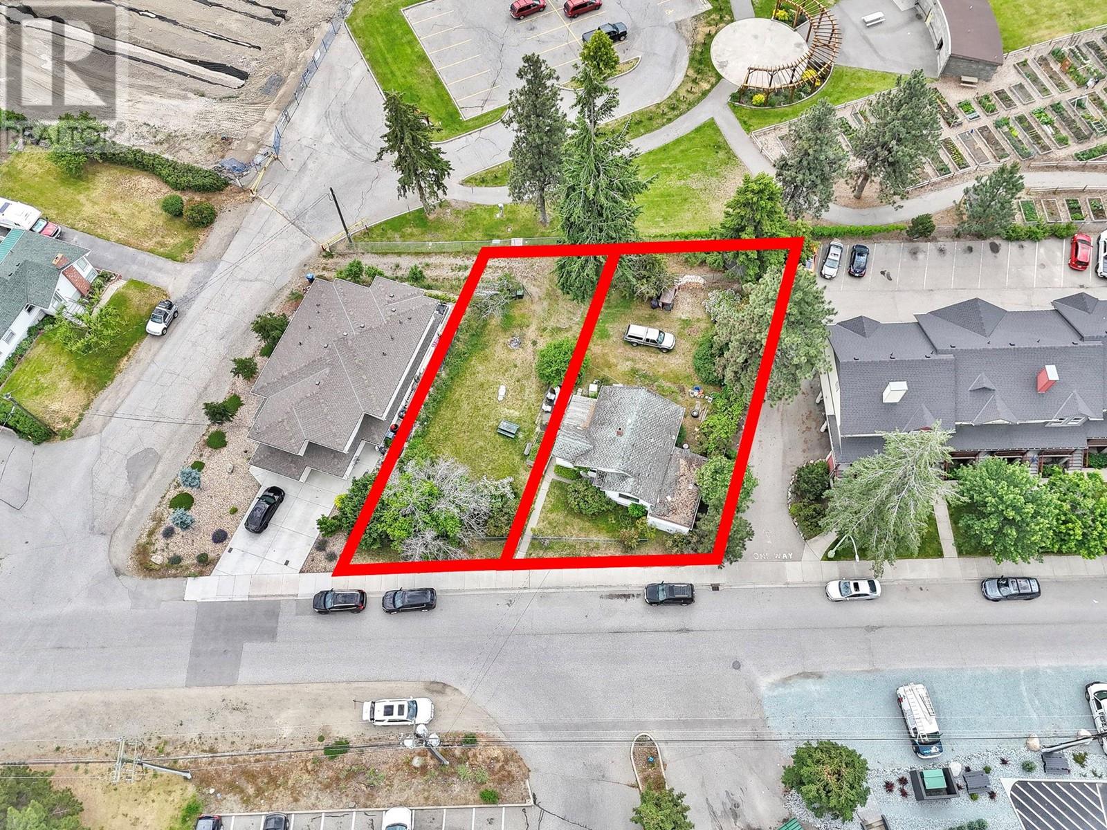 2571&2573 Hebert Road Property Photo 1