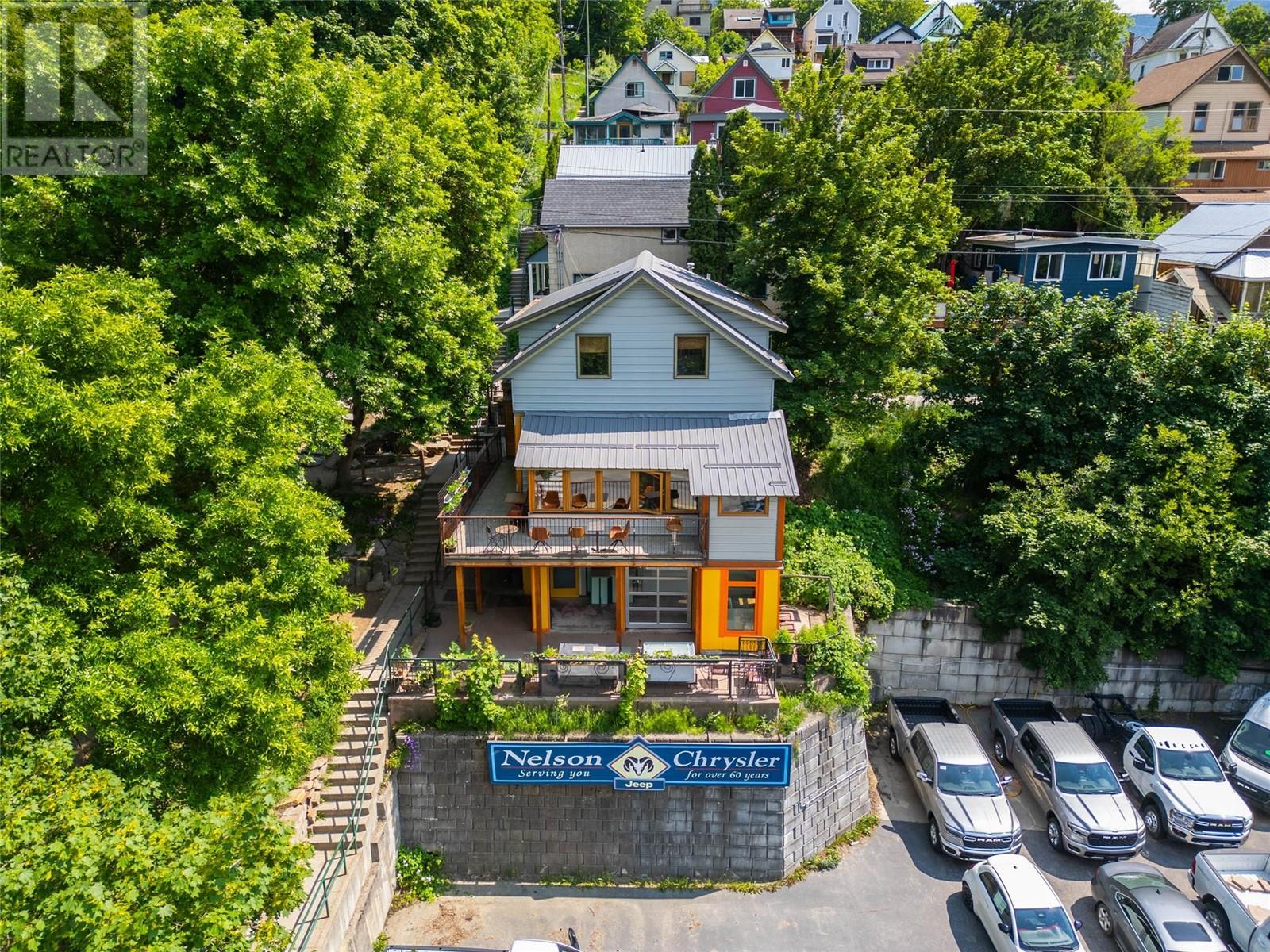 512 Hendryx Street Property Photo 2