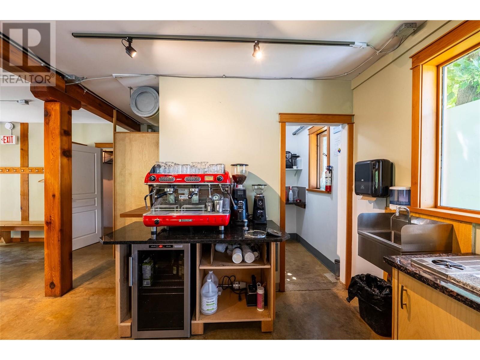 512 Hendryx Street Property Photo 15