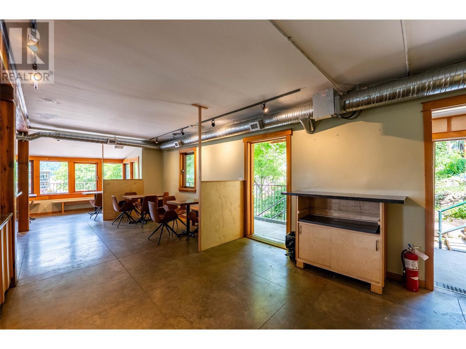 512 Hendryx Street Property Photo 19