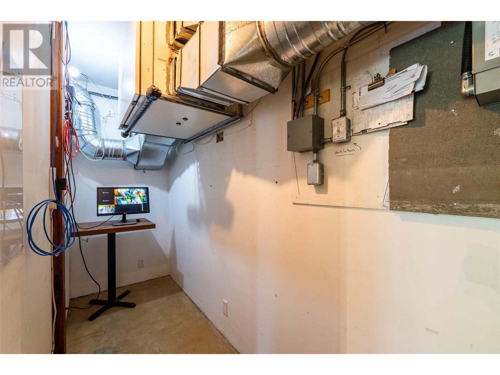 512 Hendryx Street Property Photo 21