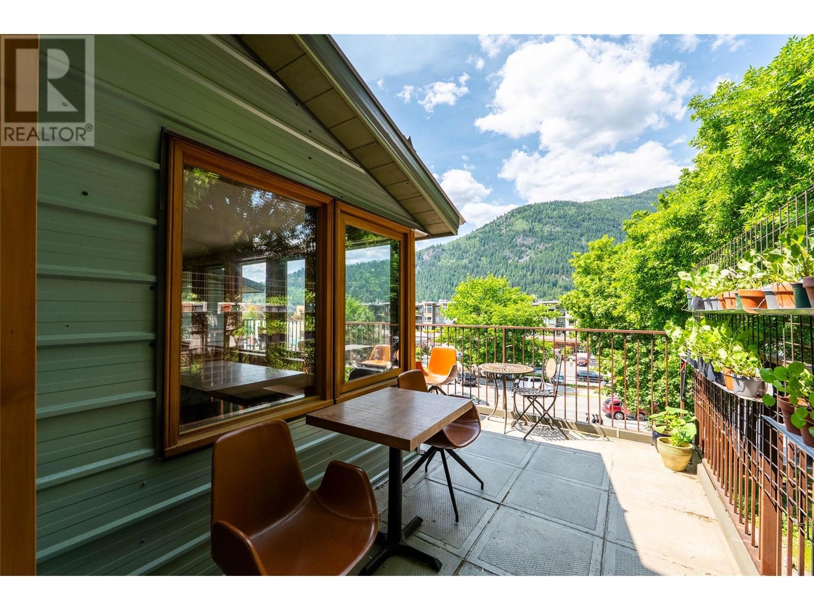 512 Hendryx Street Property Photo 27