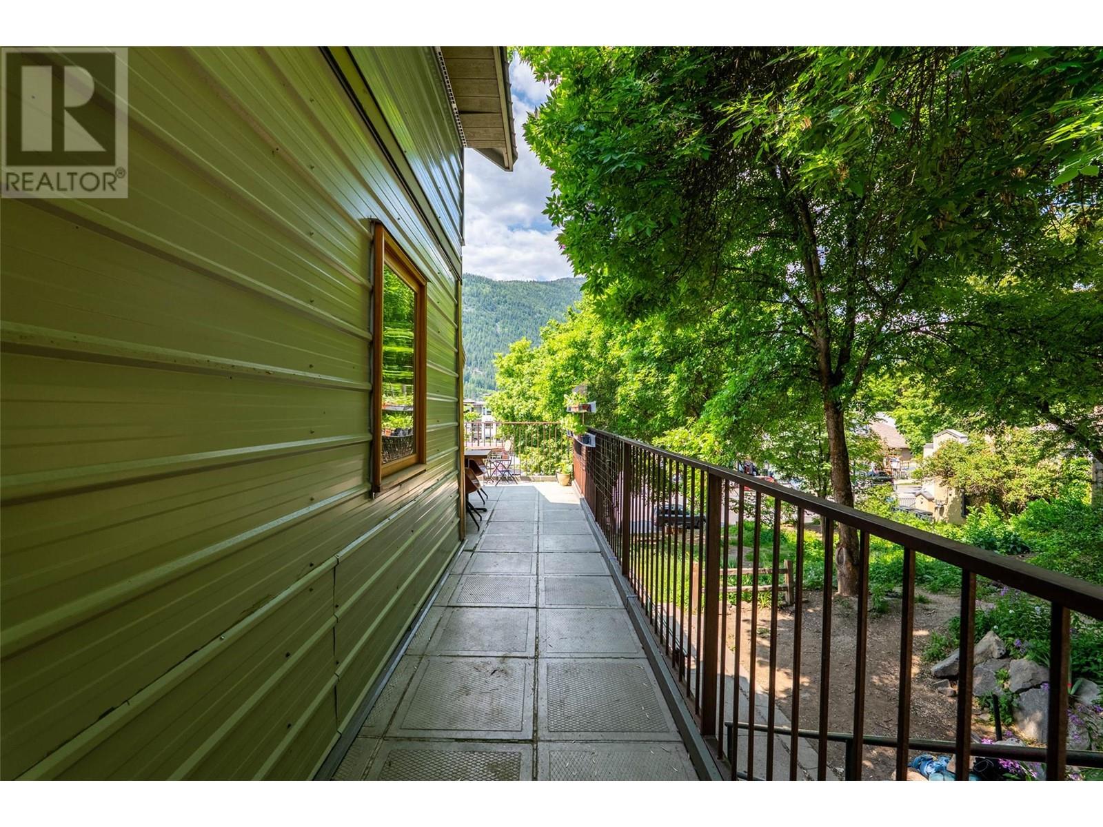 512 Hendryx Street Property Photo 28