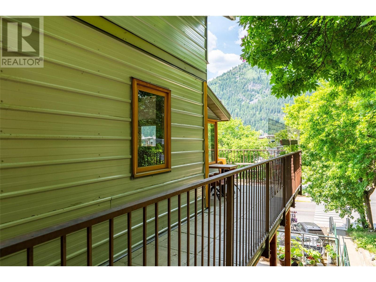 512 Hendryx Street Property Photo 29