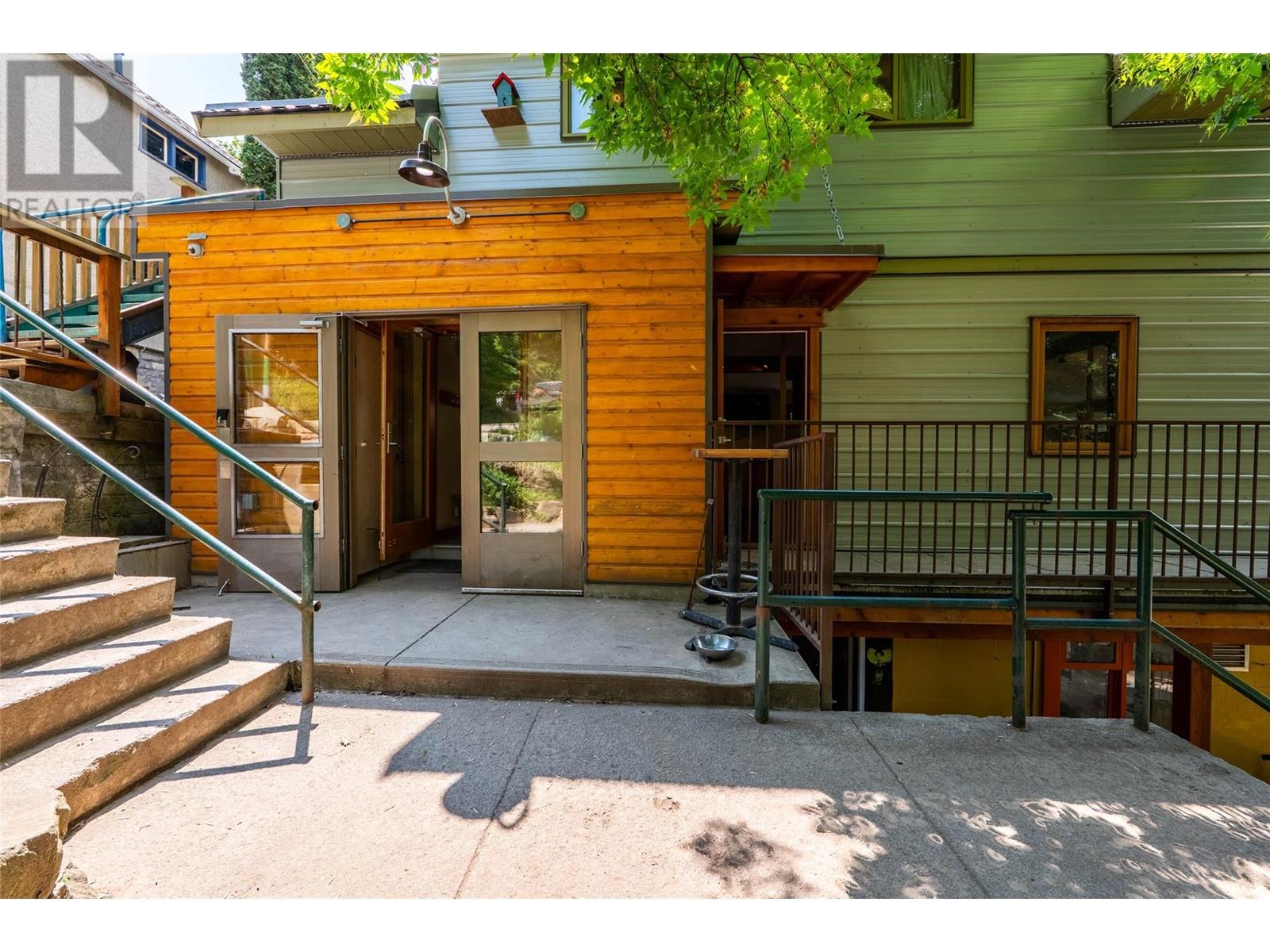 512 Hendryx Street Property Photo 33