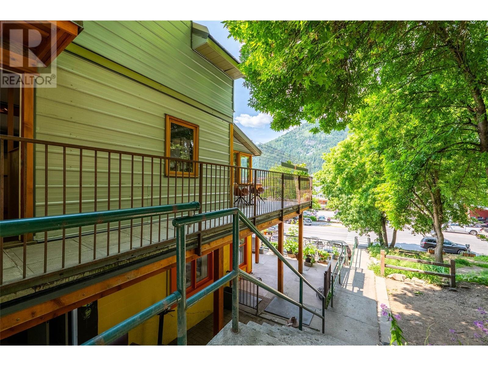 512 Hendryx Street Property Photo 34