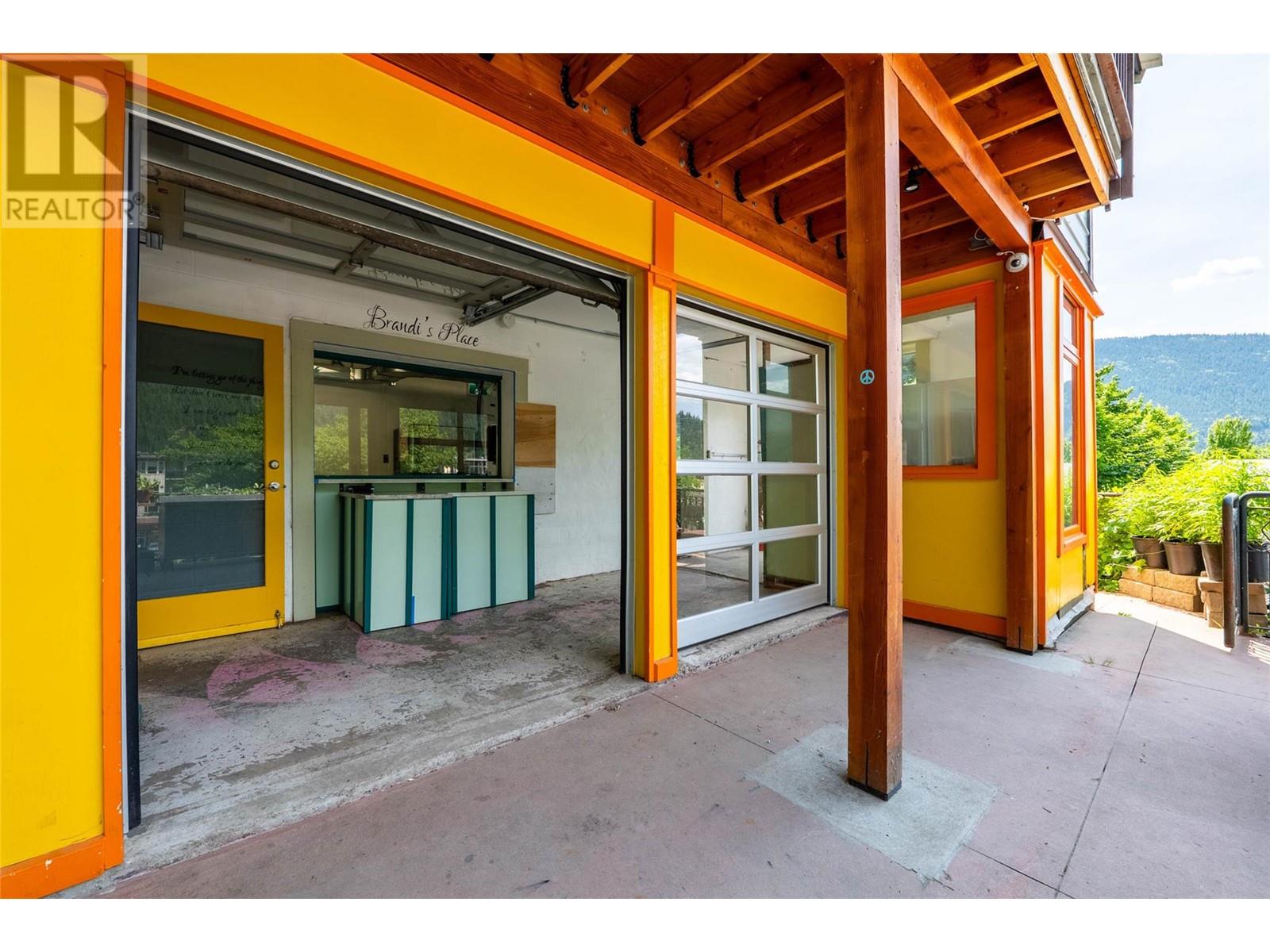 512 Hendryx Street Property Photo 37