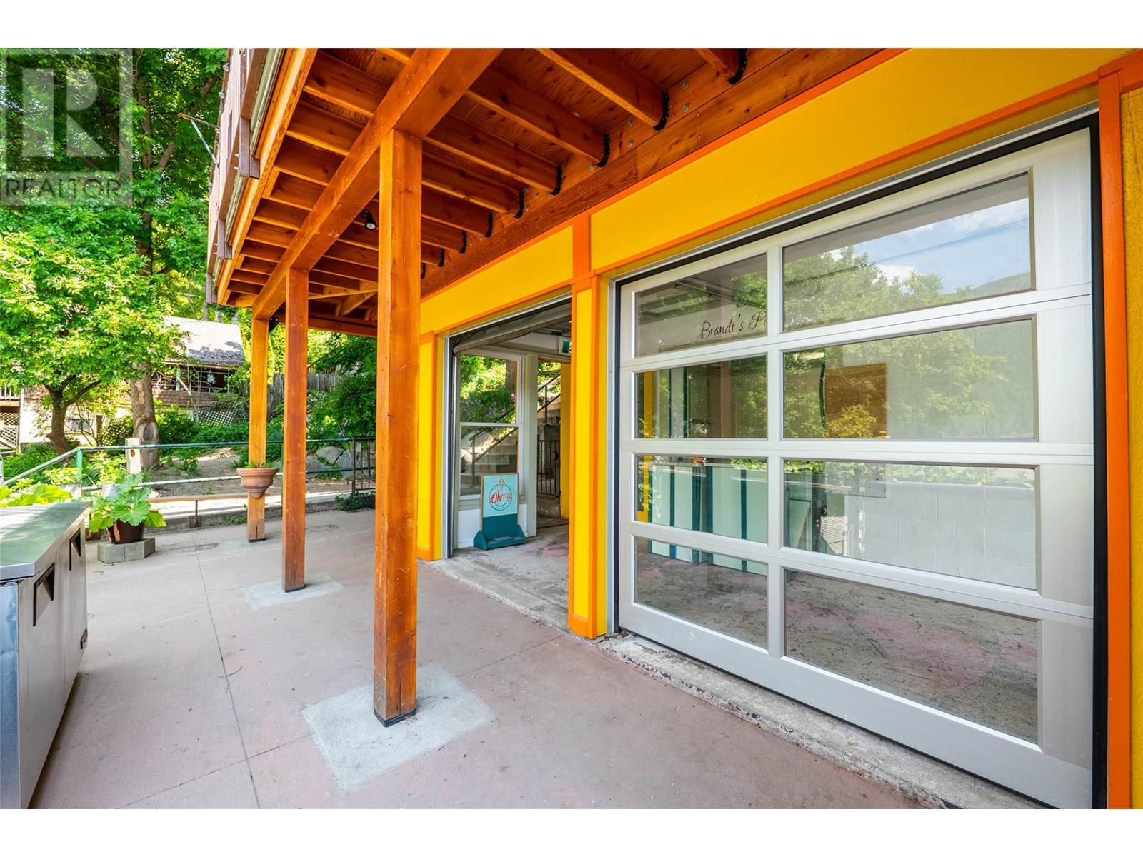 512 Hendryx Street Property Photo 39