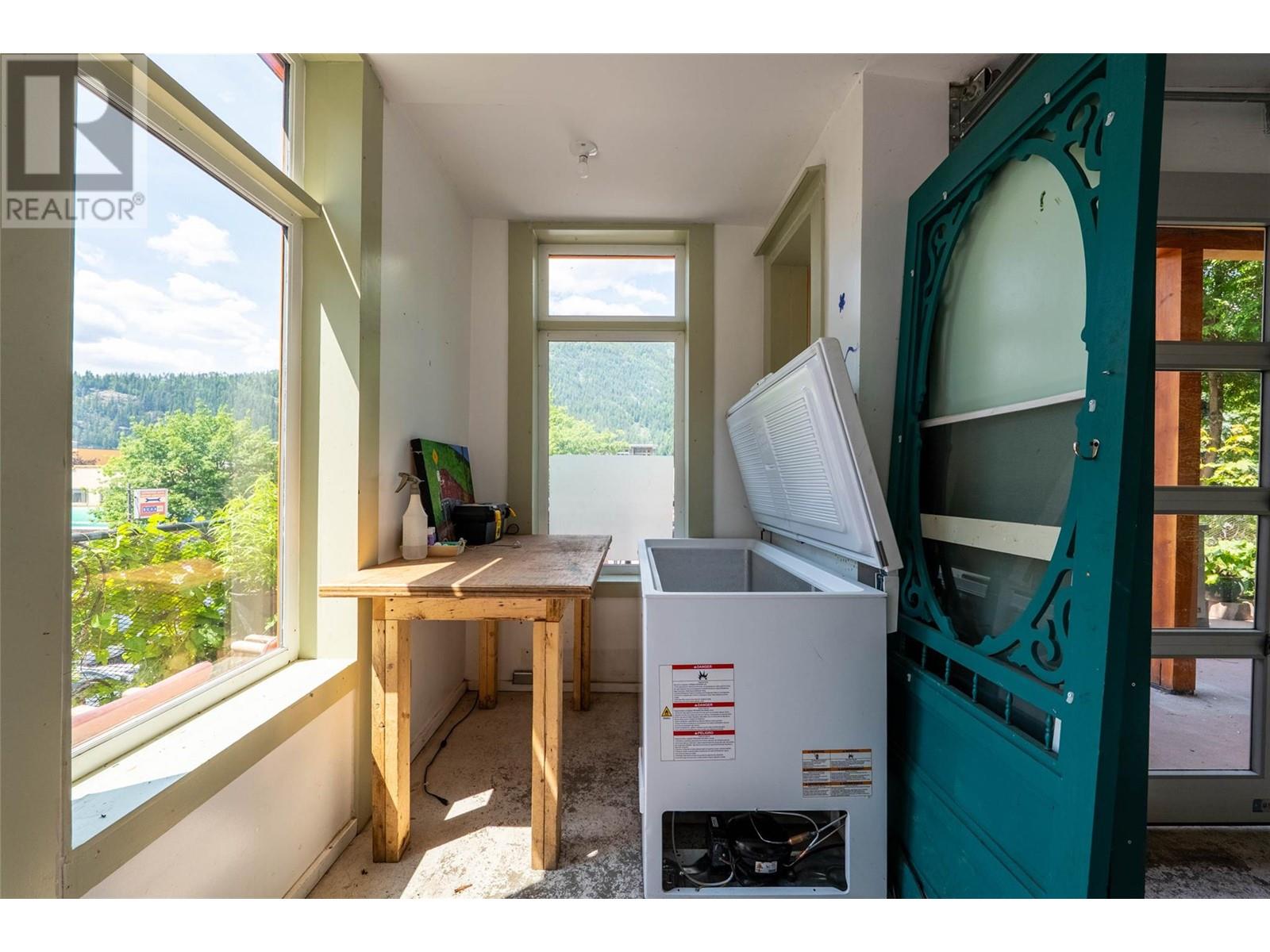 512 Hendryx Street Property Photo 42