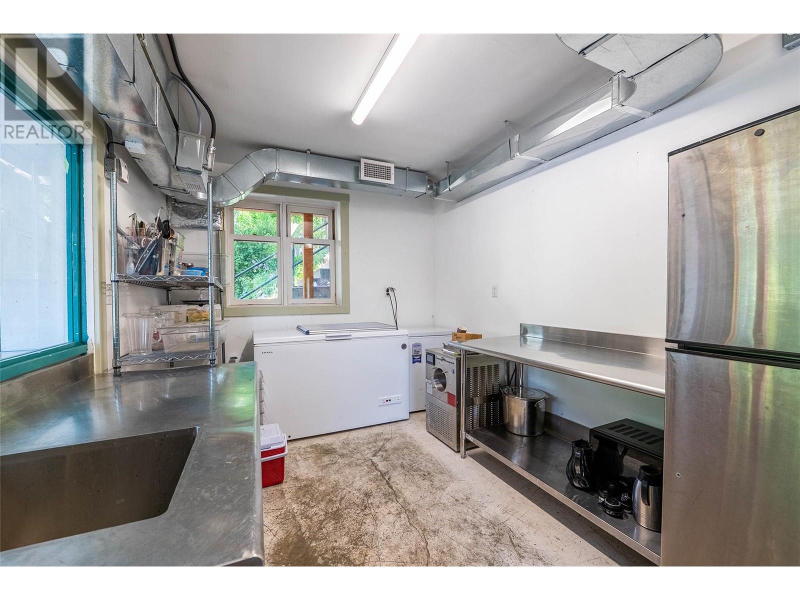 512 Hendryx Street Property Photo 44