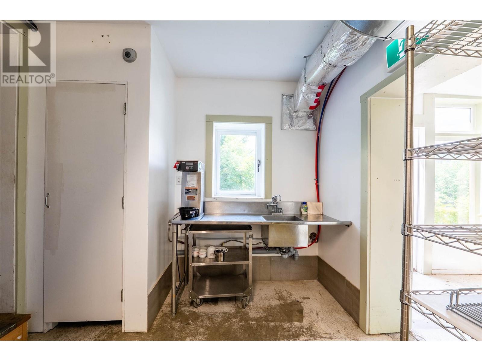 512 Hendryx Street Property Photo 46