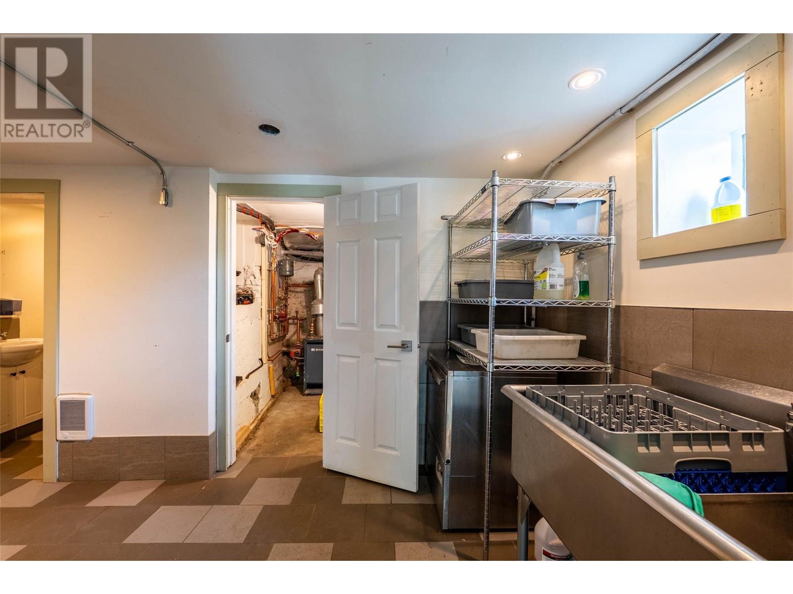 512 Hendryx Street Property Photo 47