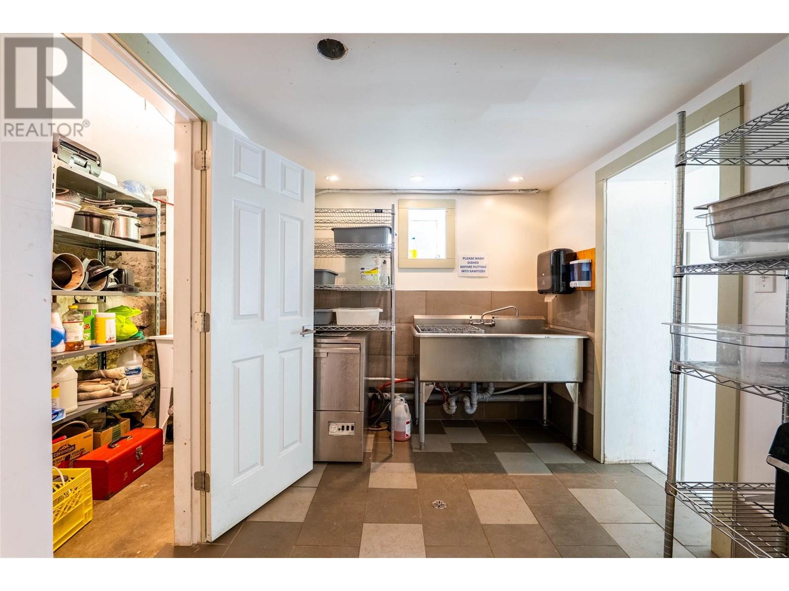 512 Hendryx Street Property Photo 50