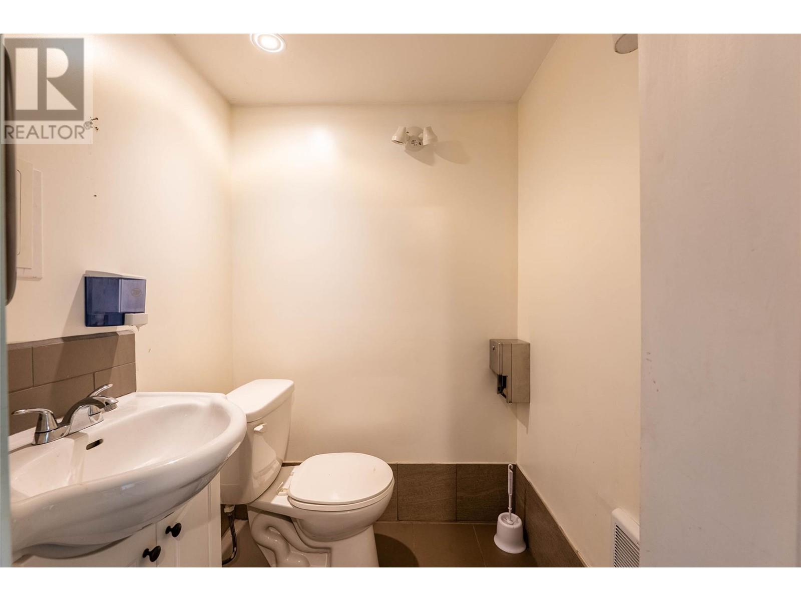 512 Hendryx Street Property Photo 51