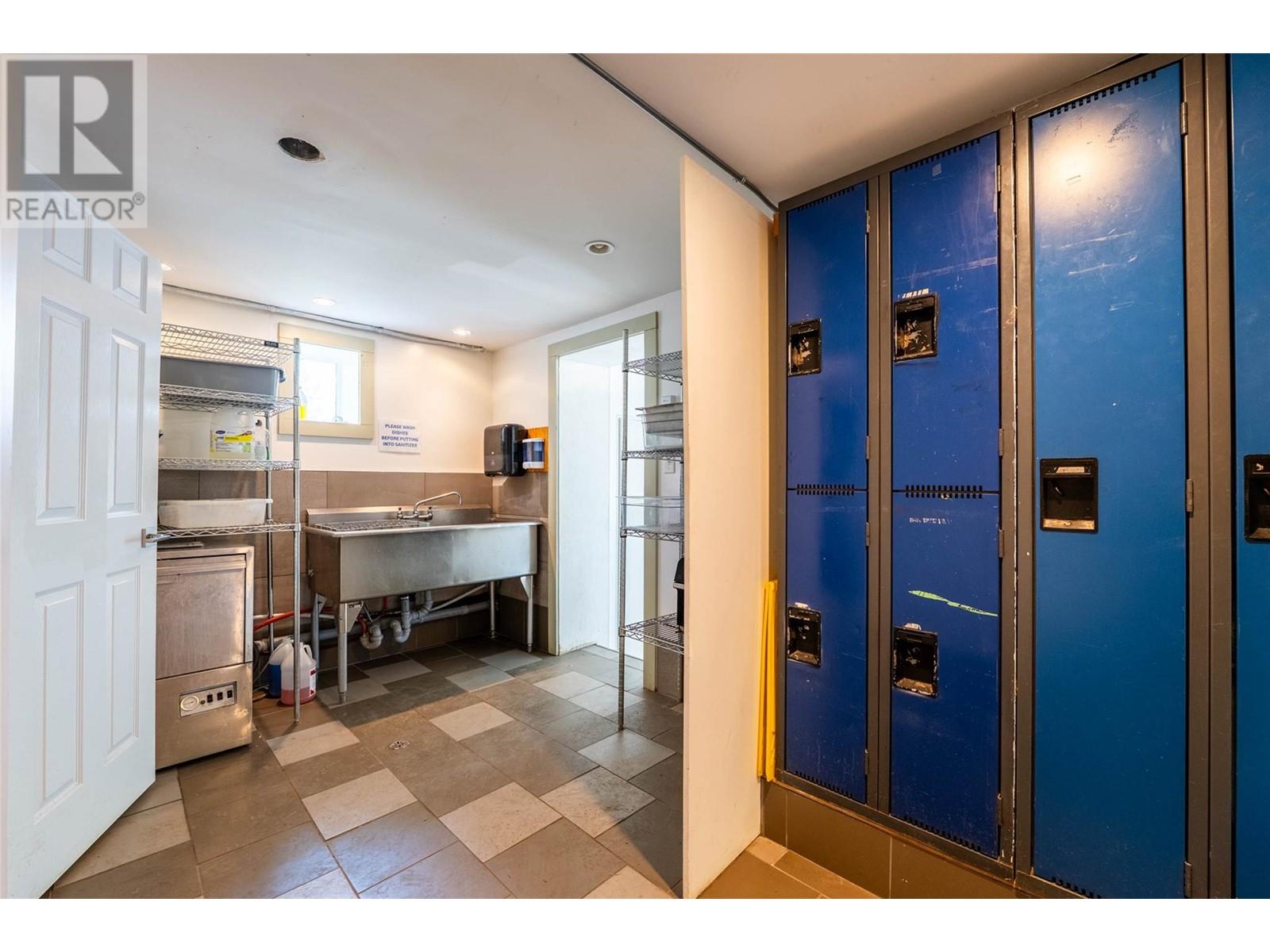 512 Hendryx Street Property Photo 53