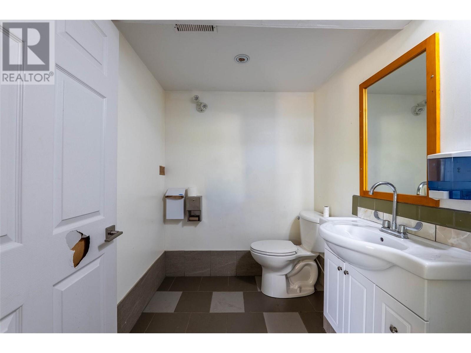 512 Hendryx Street Property Photo 54