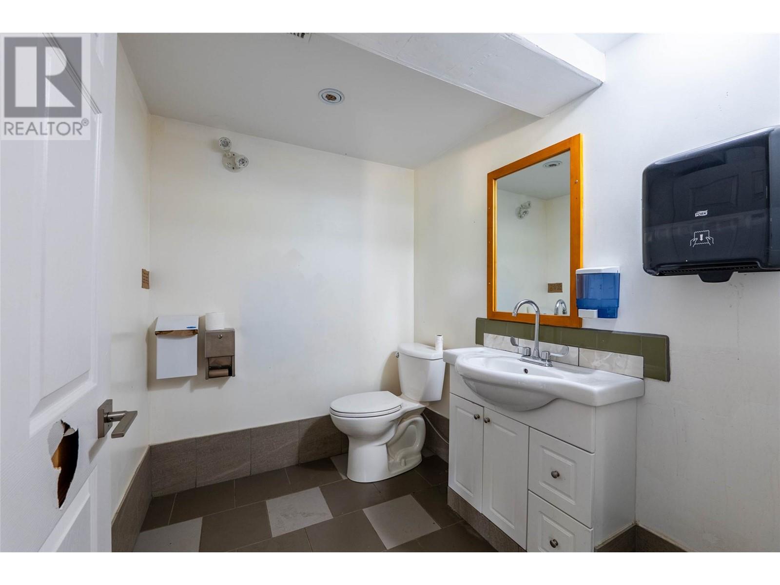 512 Hendryx Street Property Photo 55