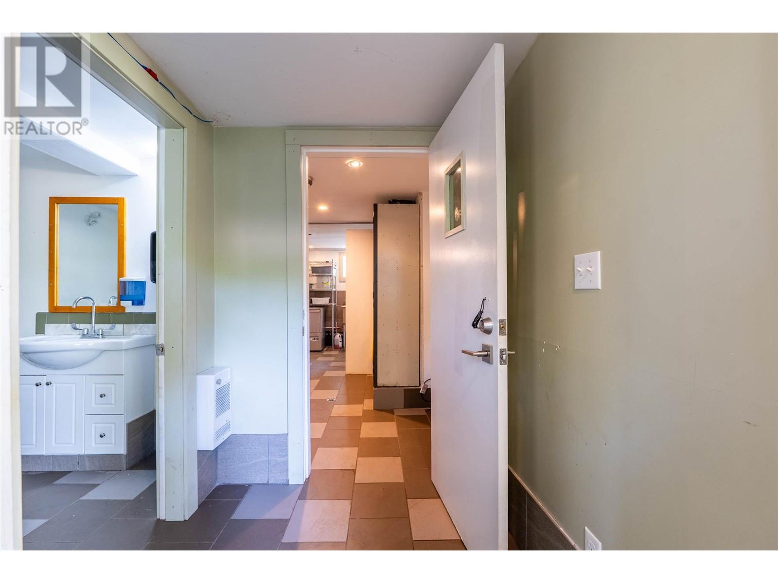 512 Hendryx Street Property Photo 56