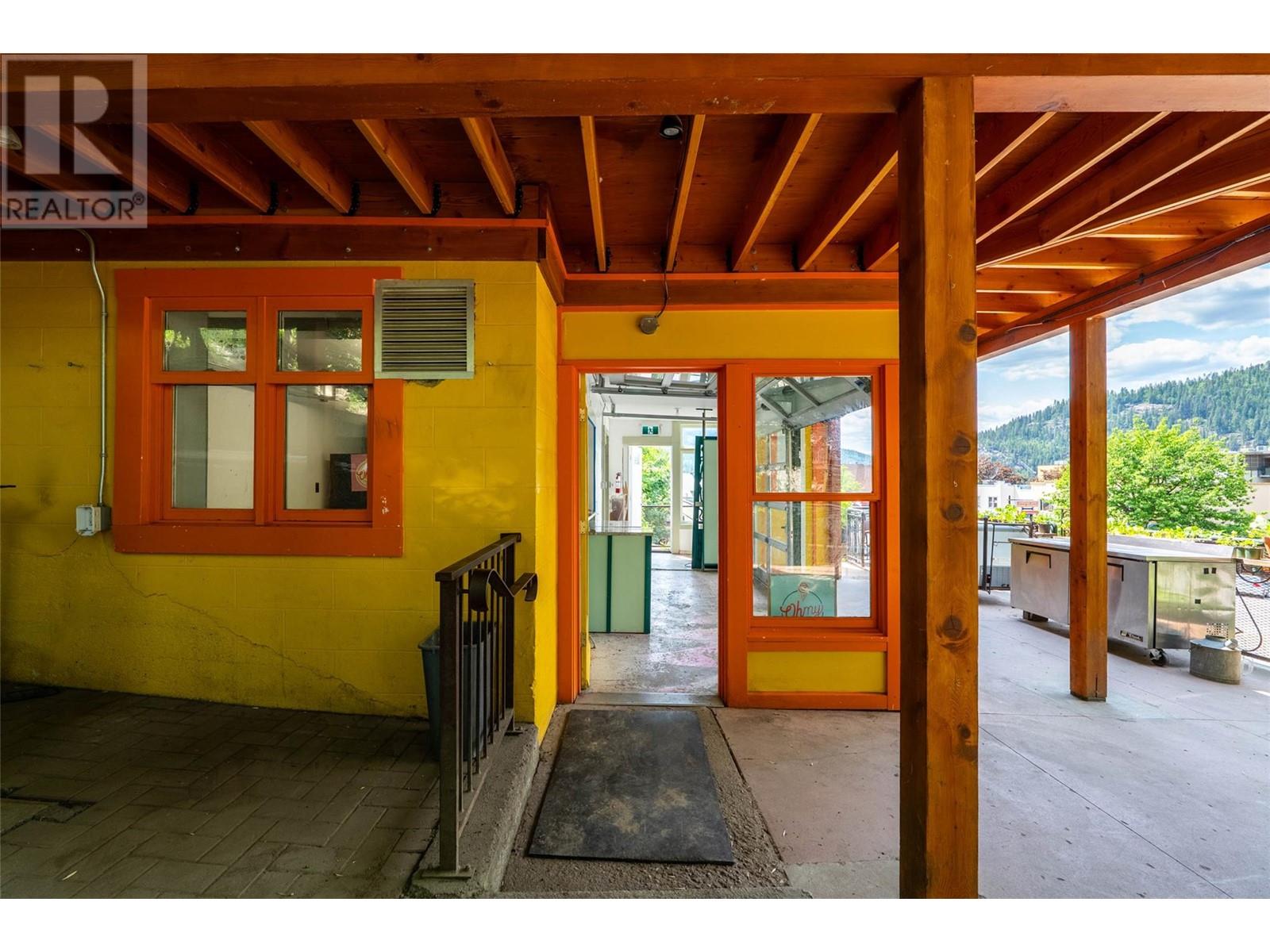 512 Hendryx Street Property Photo 58
