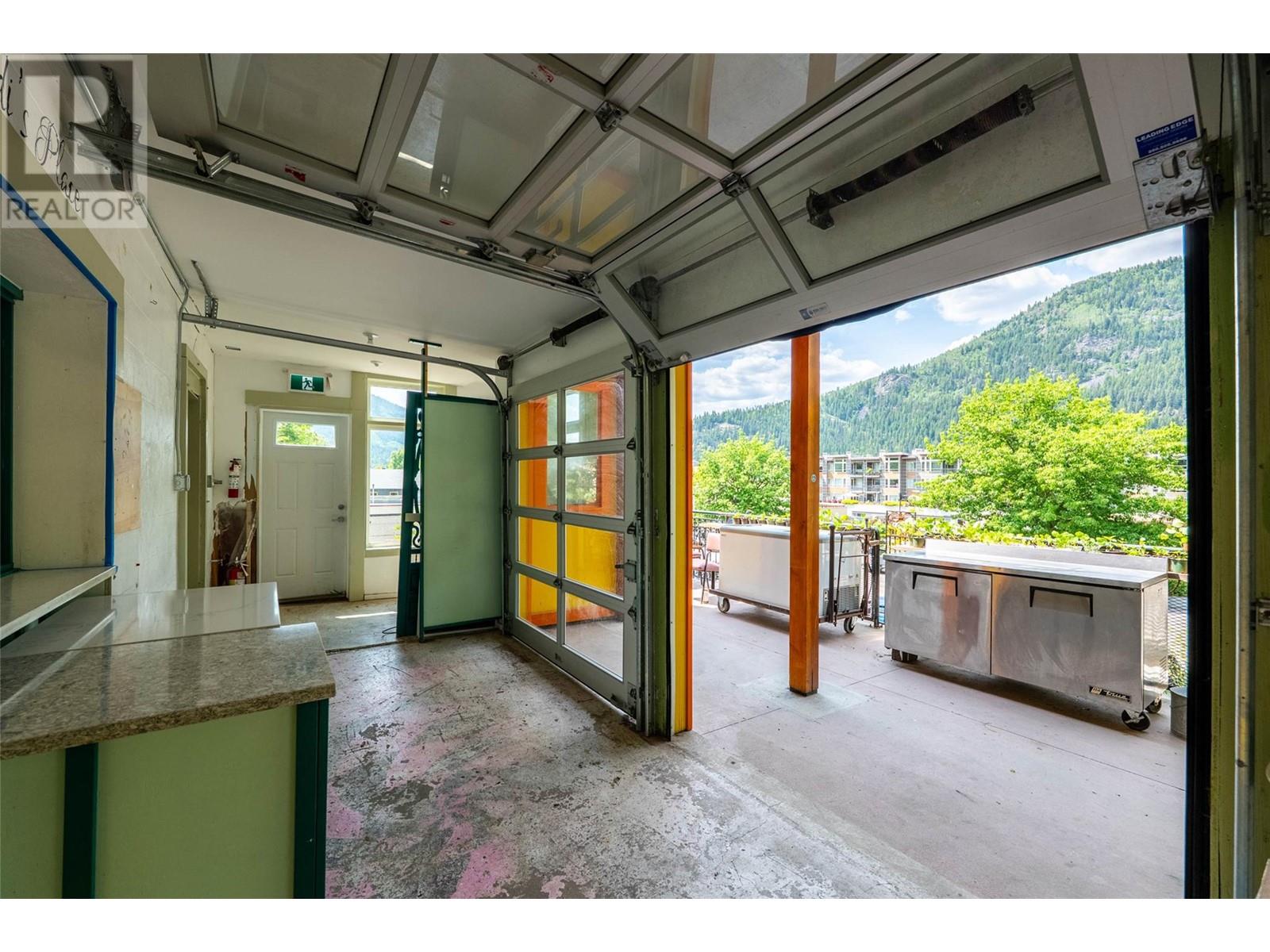 512 Hendryx Street Property Photo 59