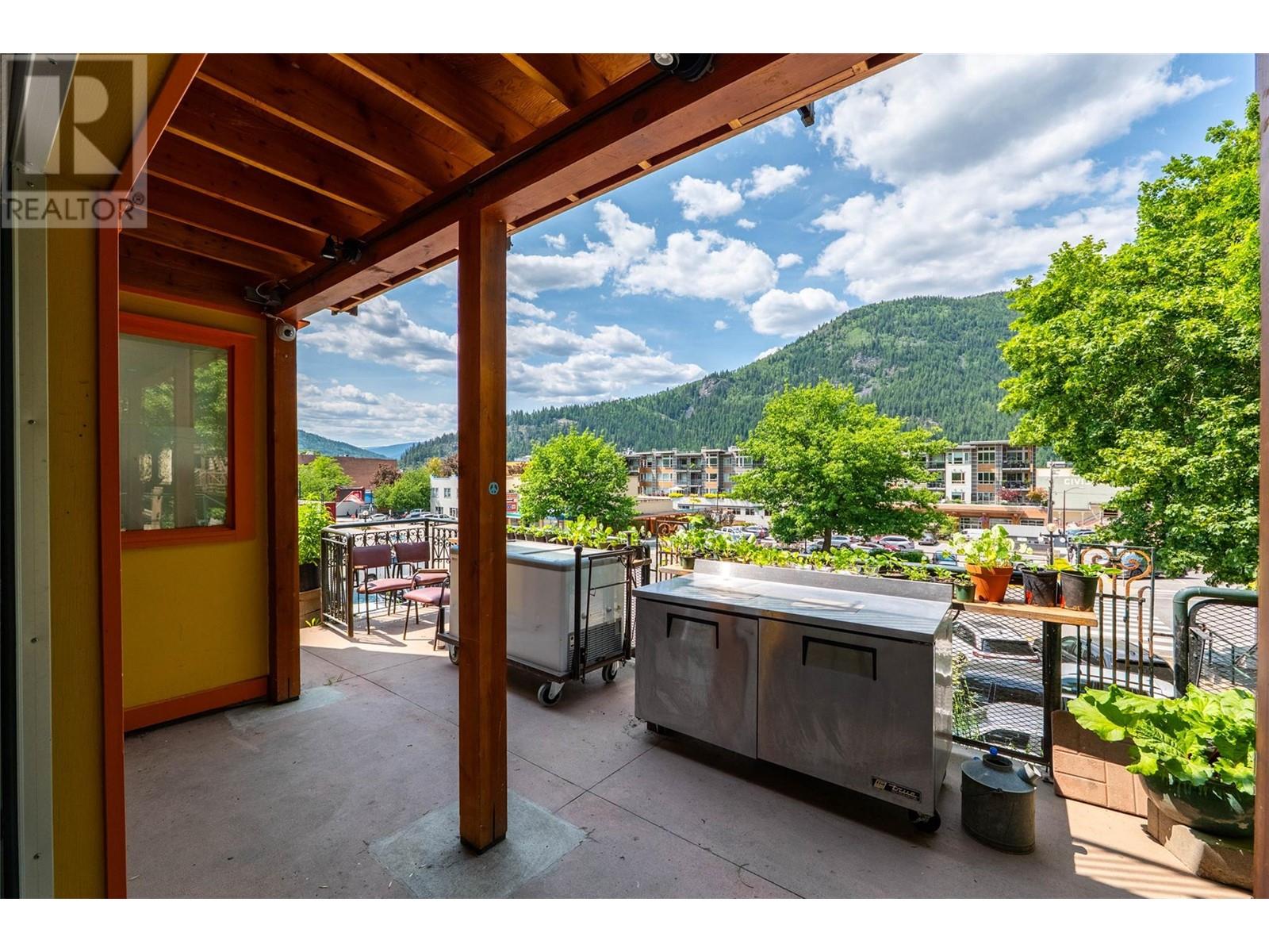 512 Hendryx Street Property Photo 60