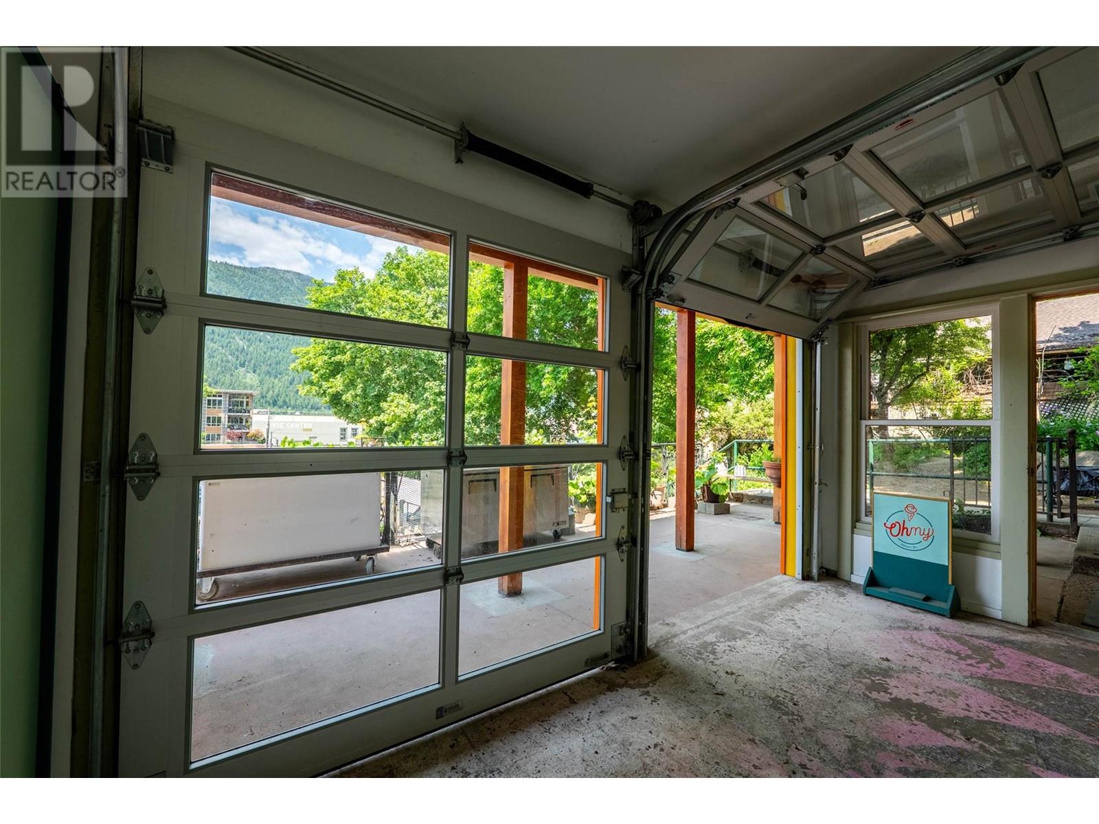 512 Hendryx Street Property Photo 61