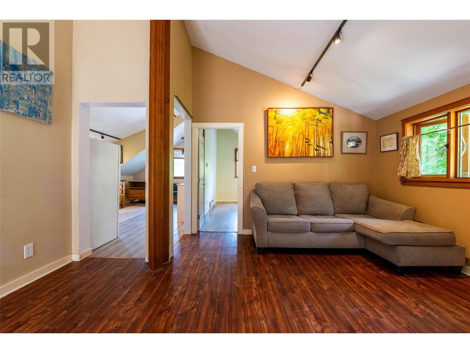 512 Hendryx Street Property Photo 63