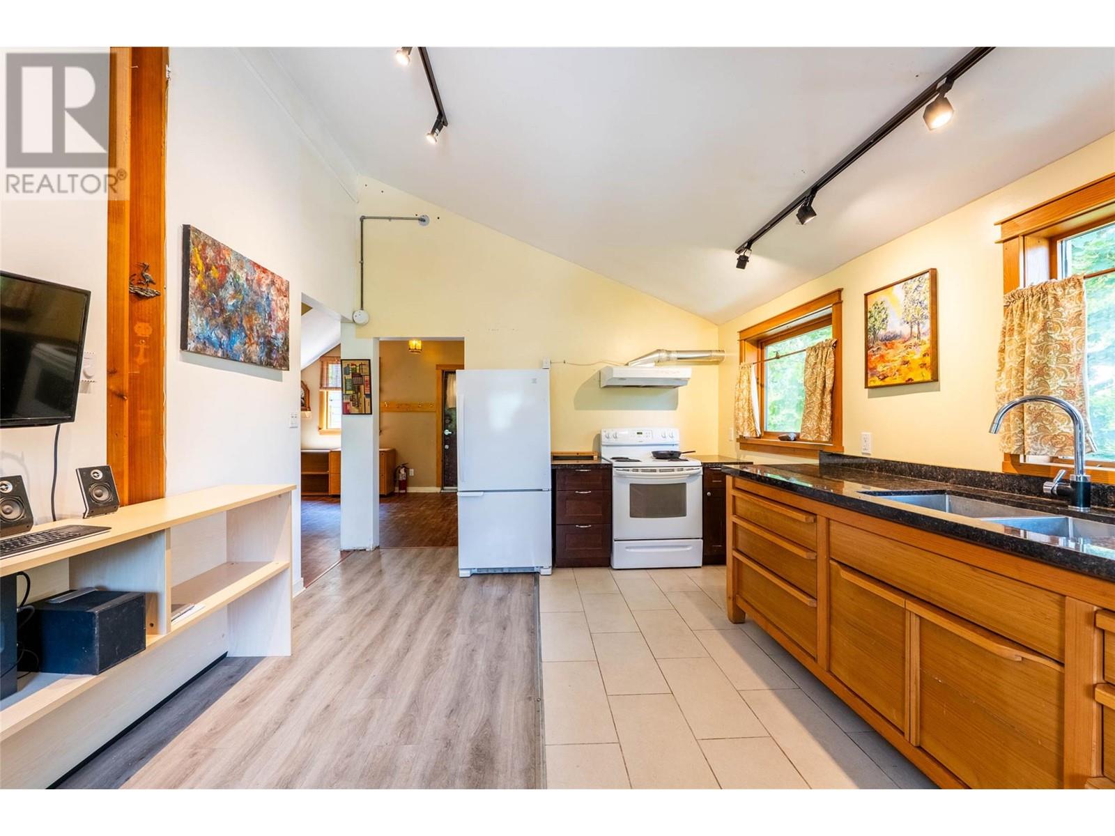 512 Hendryx Street Property Photo 71