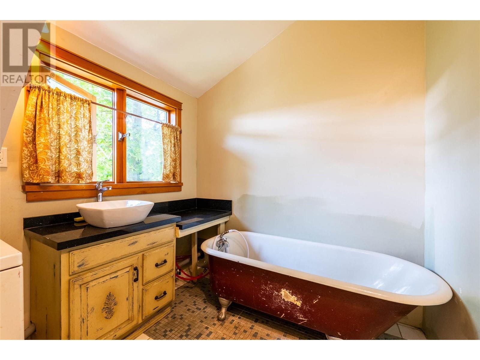 512 Hendryx Street Property Photo 75