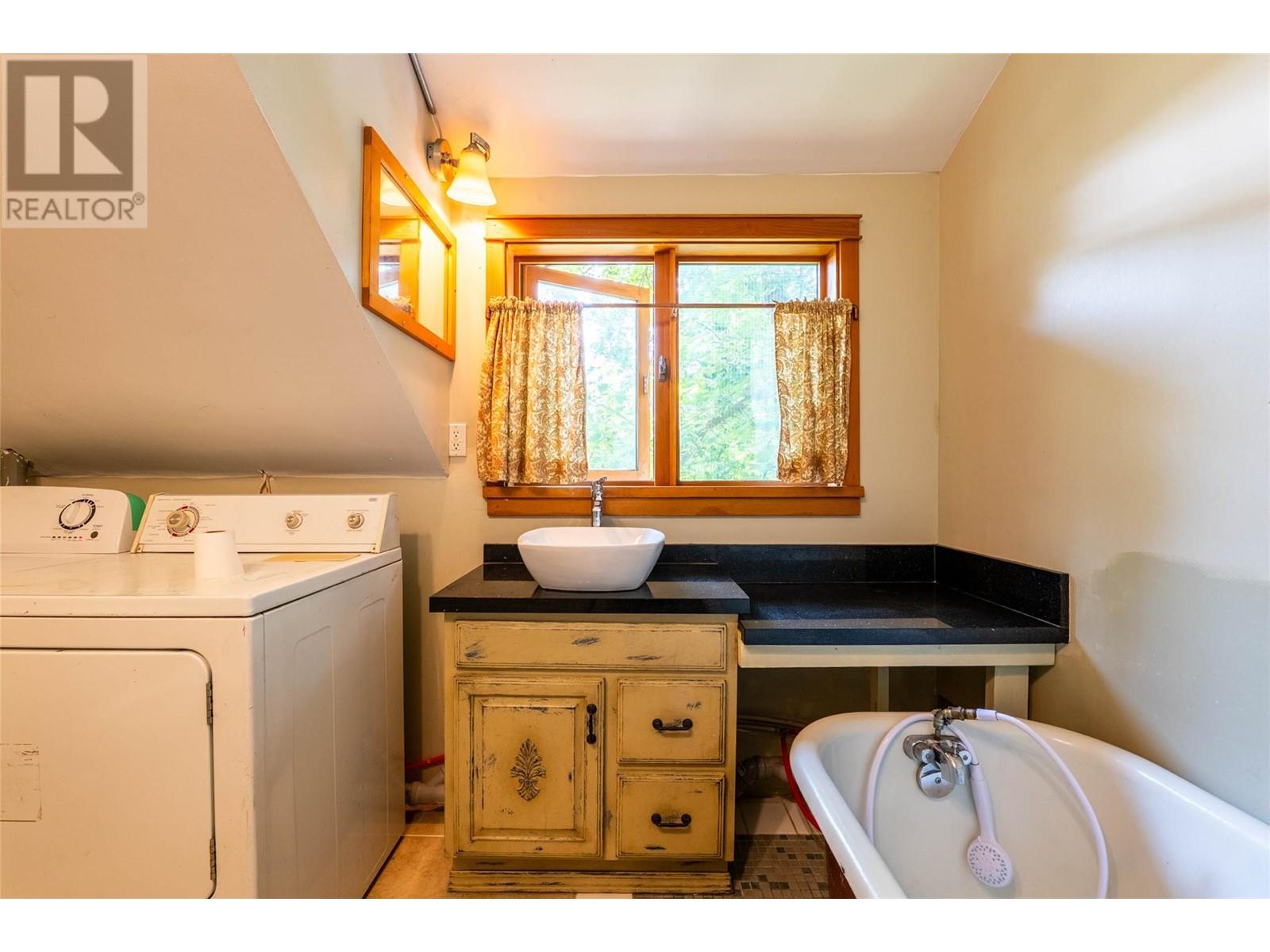 512 Hendryx Street Property Photo 76