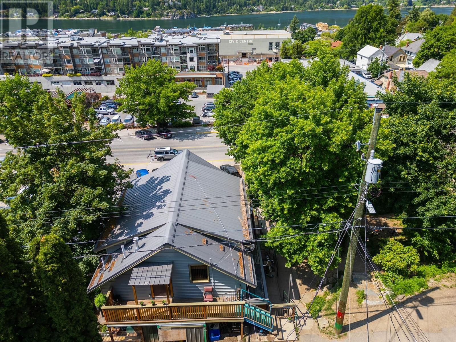 512 Hendryx Street Property Photo 80