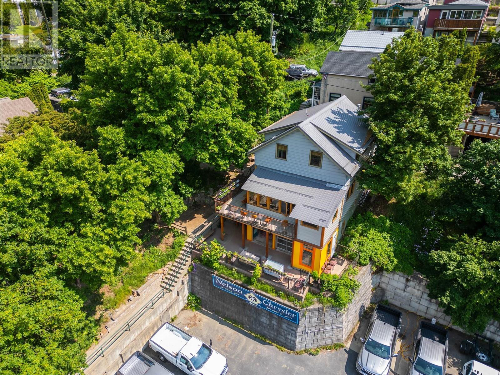 512 Hendryx Street Property Photo 82