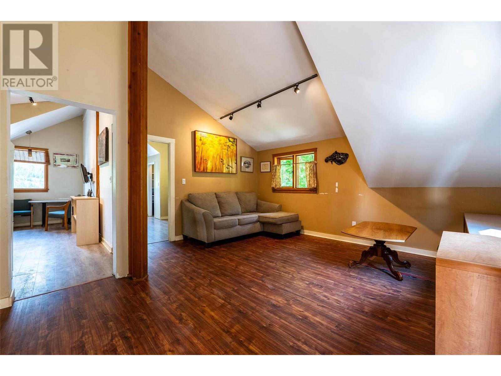 512 Hendryx Street Property Photo 83