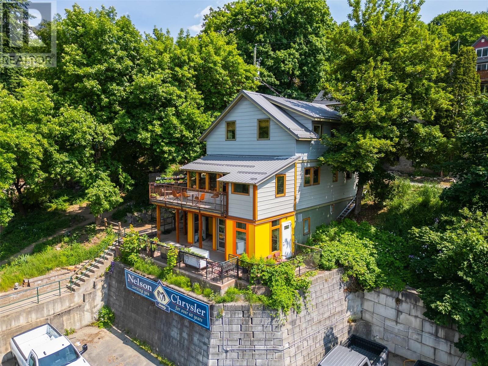 512 Hendryx Street Property Photo 86