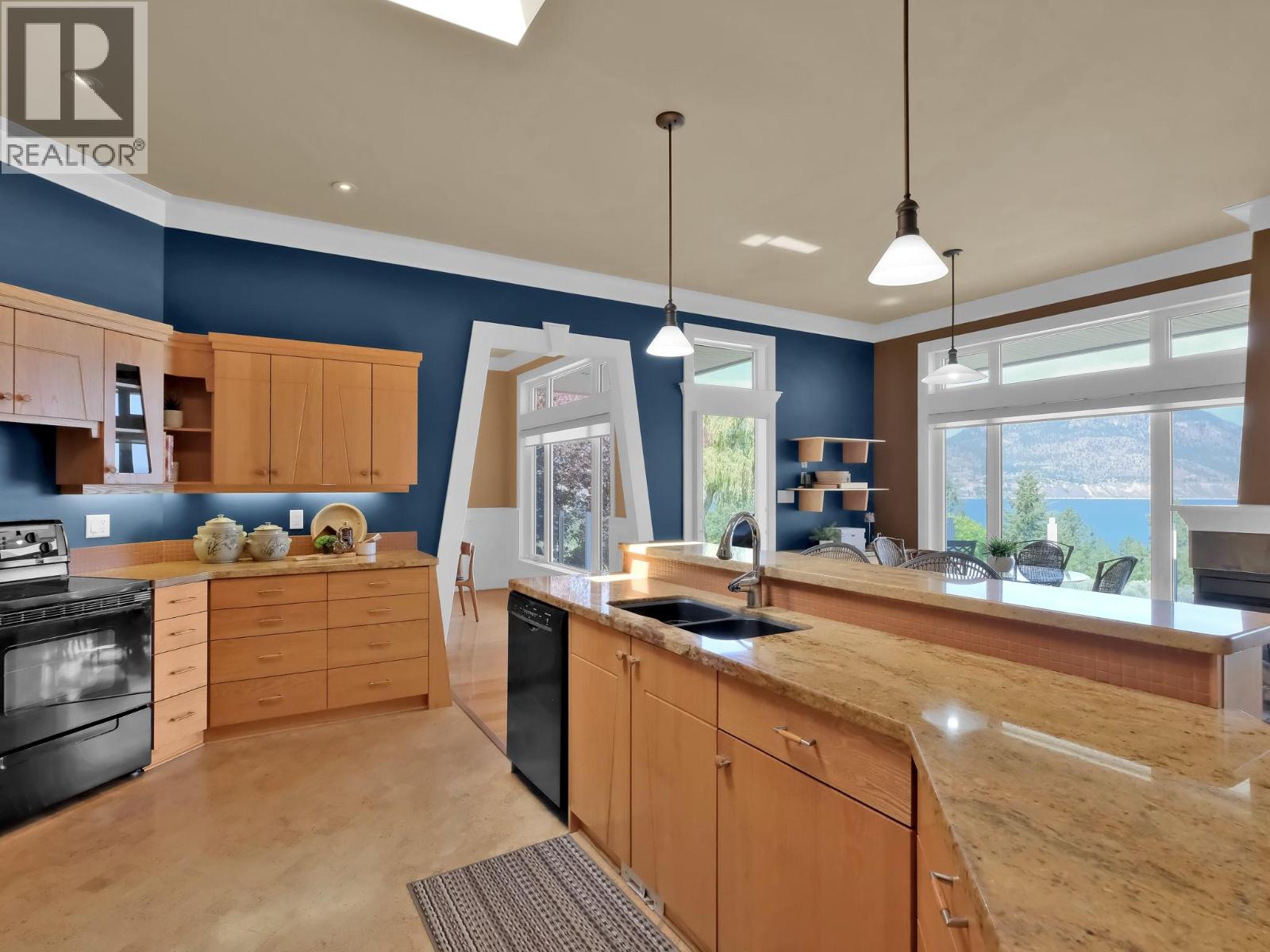 156 Vancouver Place Property Photo 14