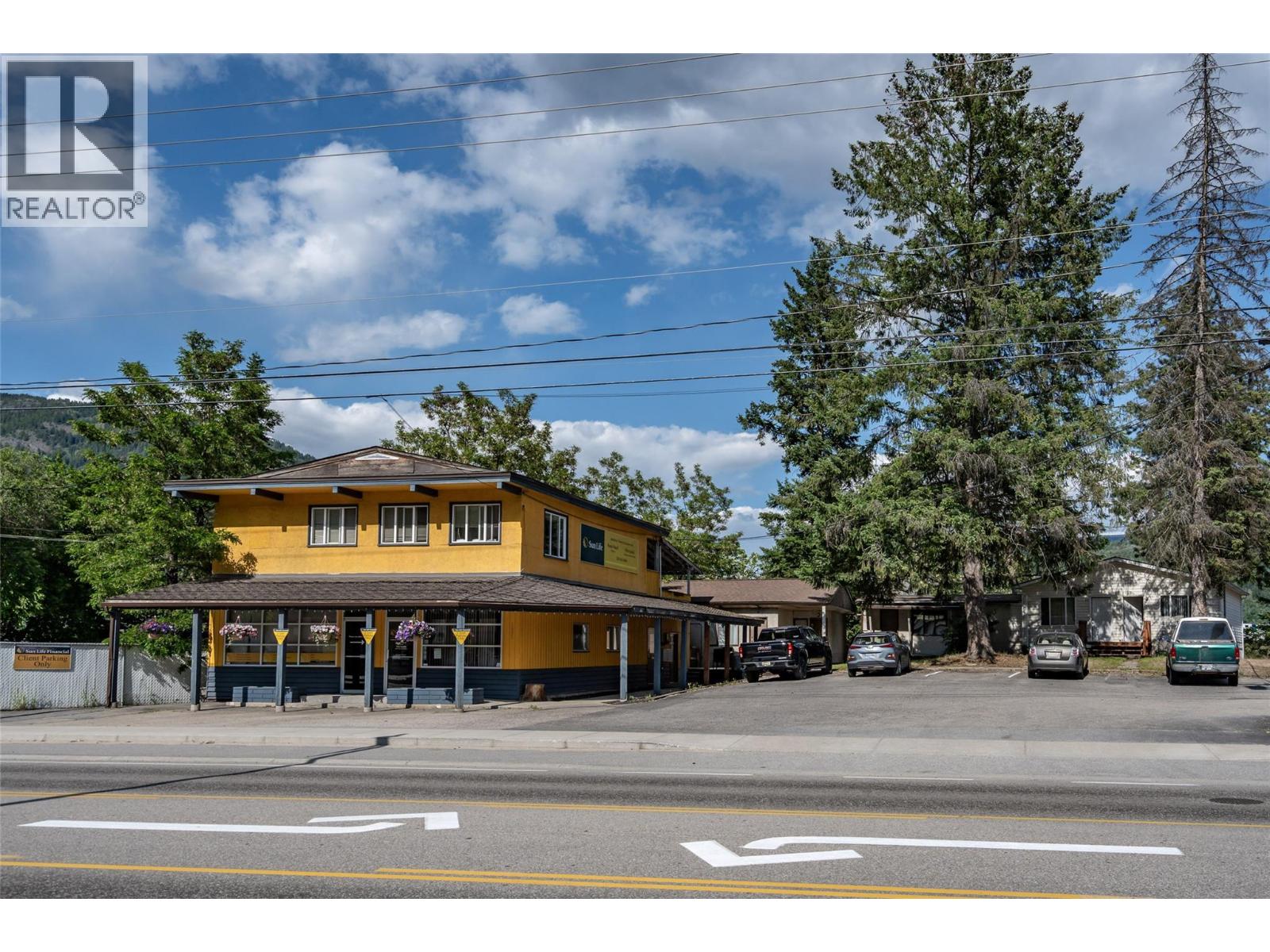 1451 Columbia Avenue Property Photo 2