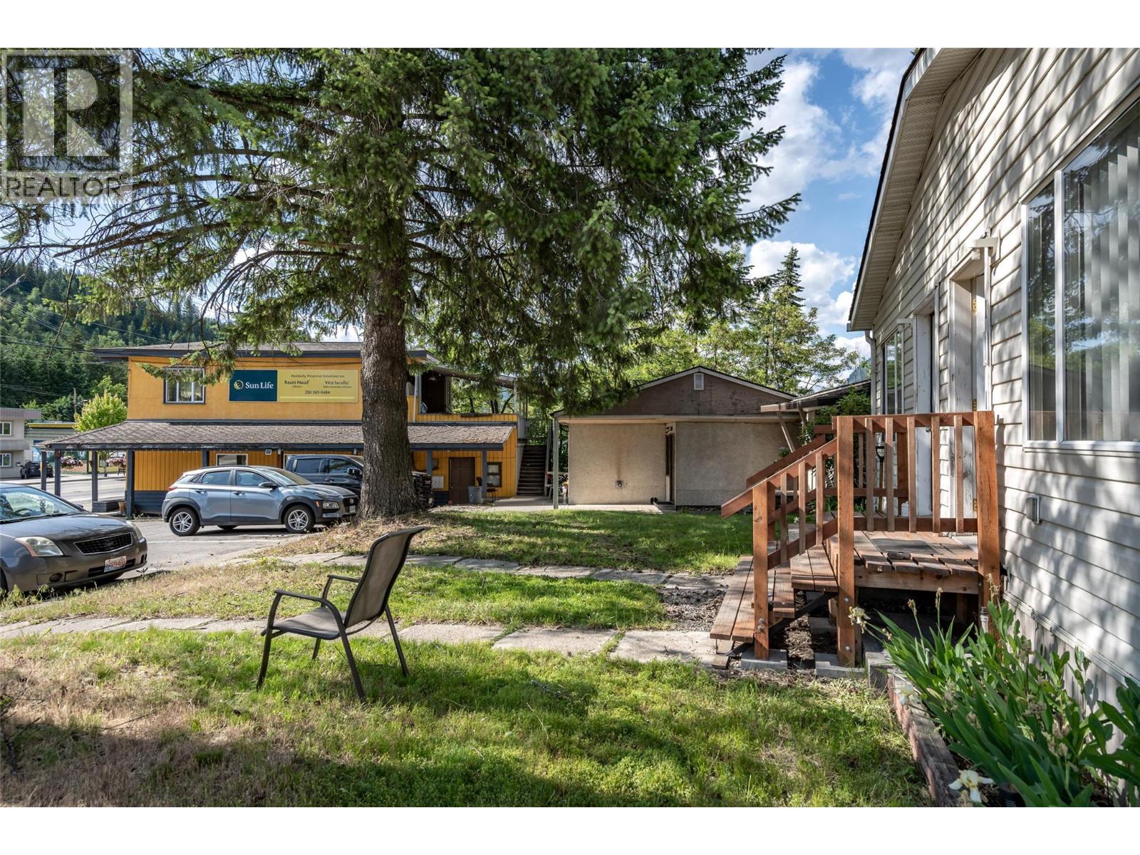 1451 Columbia Avenue Property Photo 8
