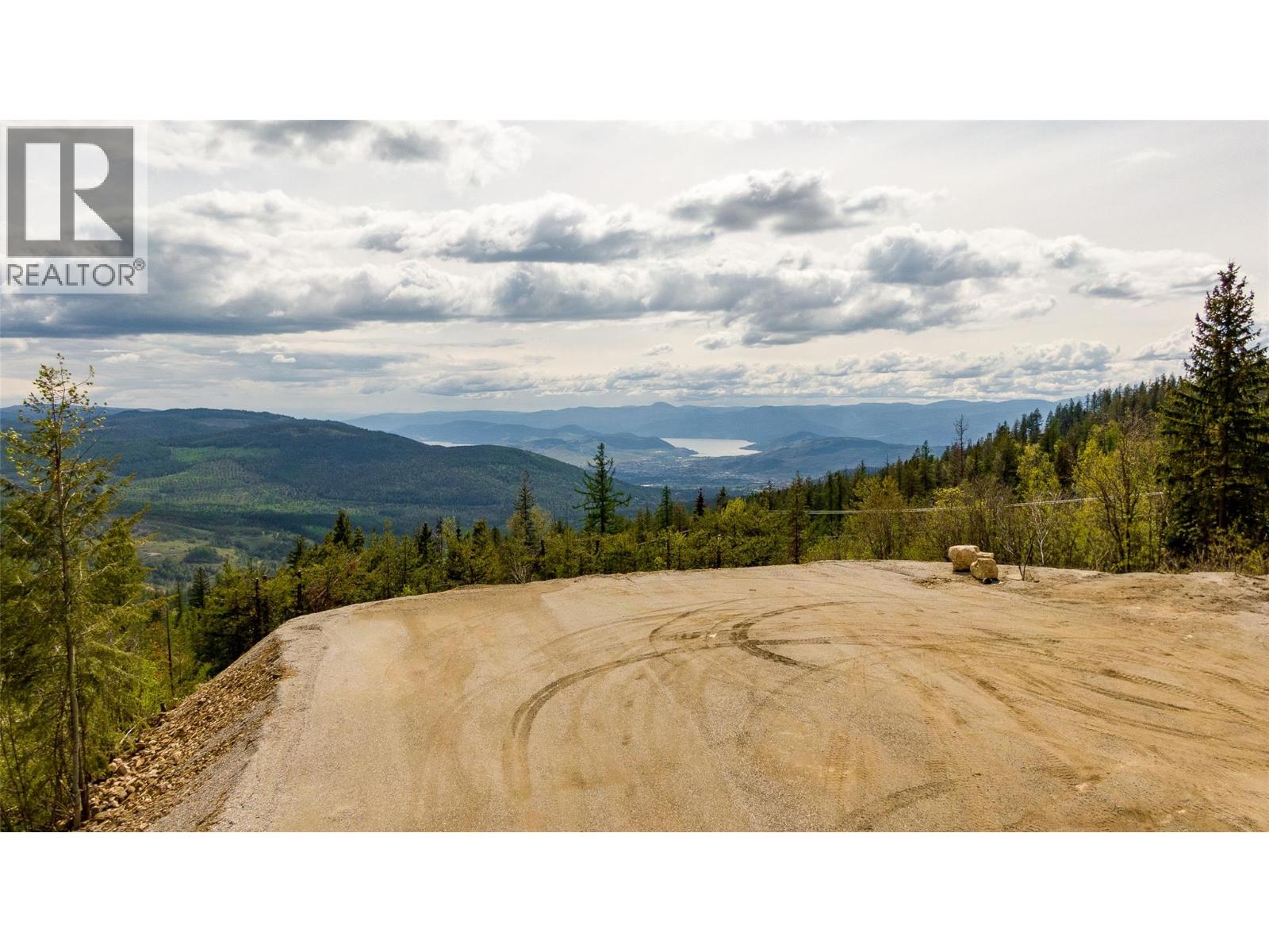 9190 Silver Star Road Property Photo 5