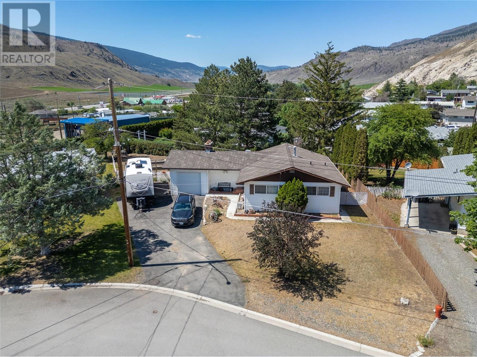 1111 Maclean Crescent Property Photo 1