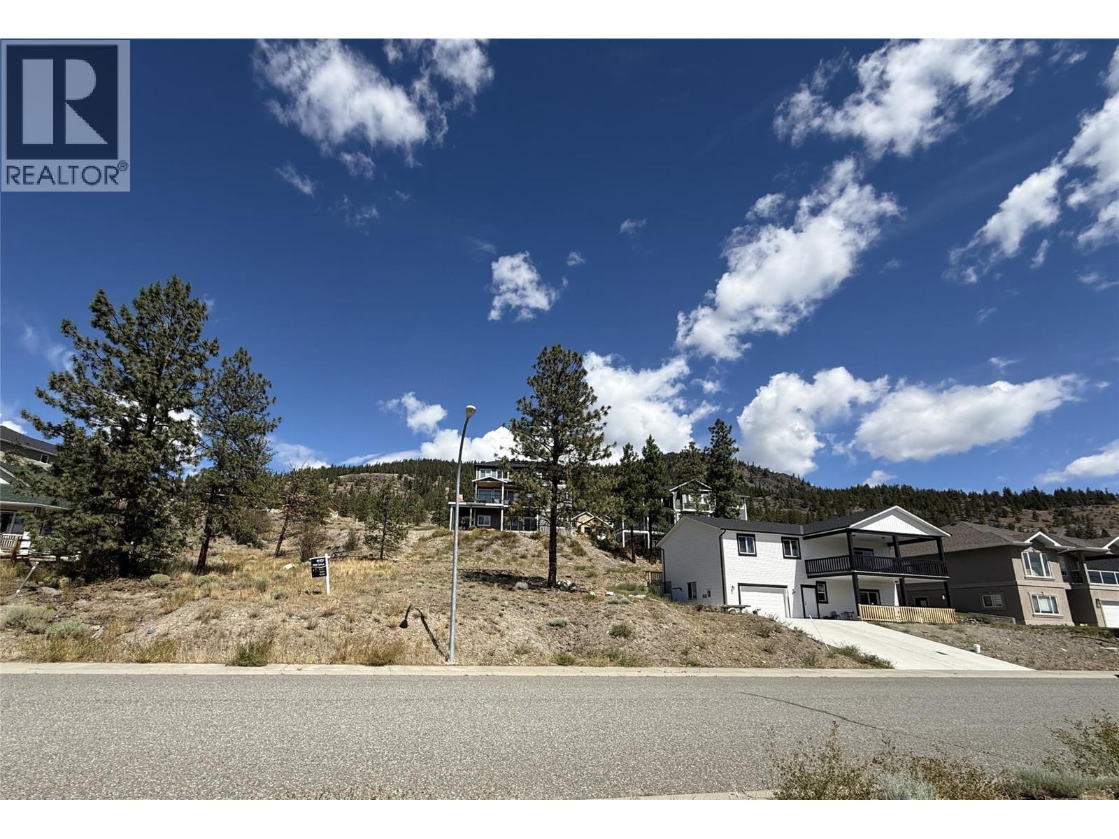 2725 Grandview Heights Property Photo 1