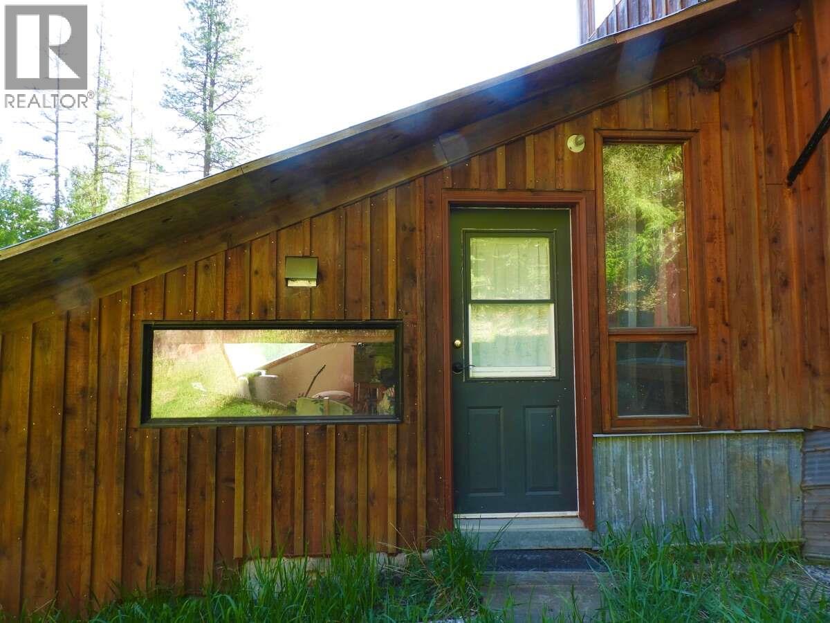 6119 Slocan River Road Property Photo 21