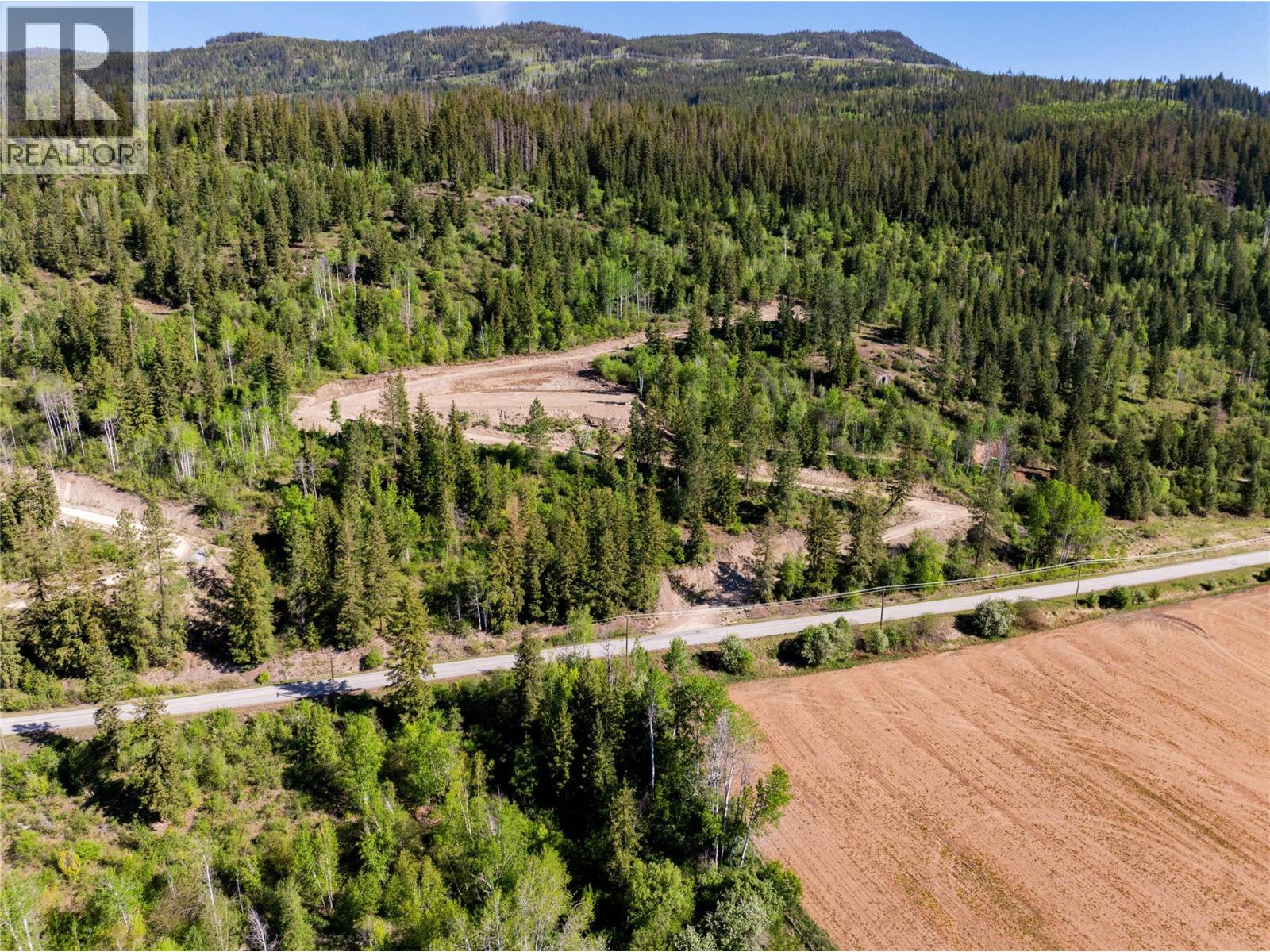 1471 Enderby Mabel Lake Road Property Photo 3