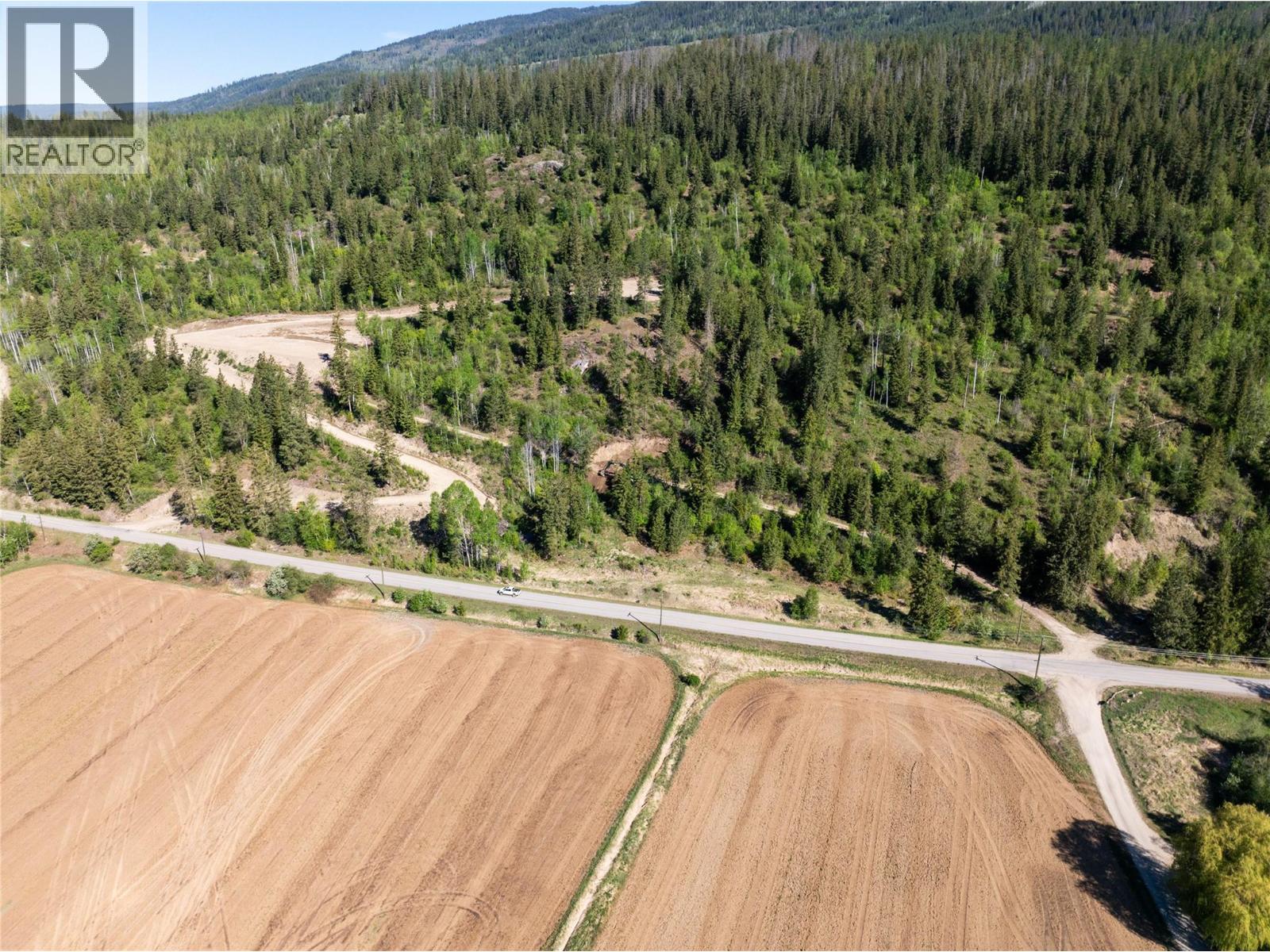 1471 Enderby Mabel Lake Road Property Photo 5