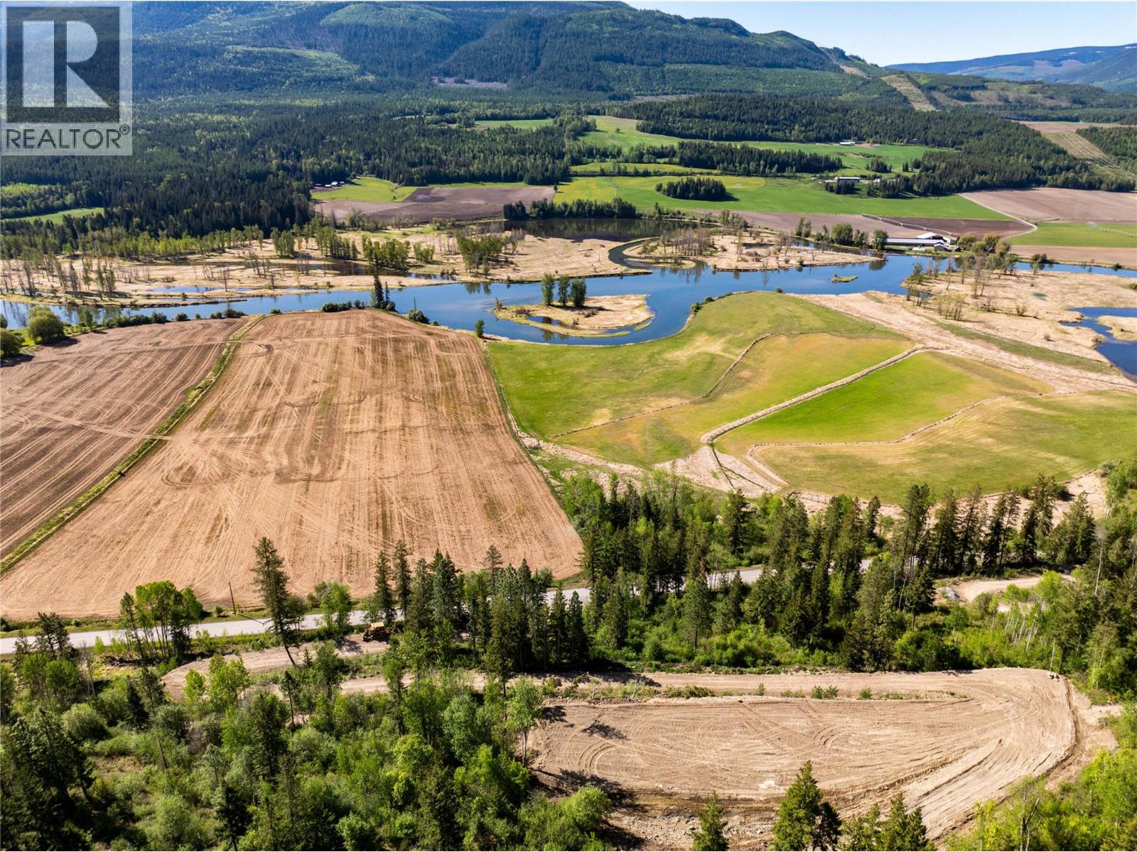 1471 Enderby Mabel Lake Road Property Photo 7